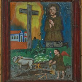 Zdjęcie nr 1: Obraz przedstawiający św. Izydora Oracza w kształcie stojącego prostokąta, podzielony na dwie strefy.  W dolnej strefie został ukazany anioł orzący pole za pomocą pary wołów i pługa. Anioł ubrany jest ciemnozieloną tunikę, ma również czerwone skrzydła. Powyżej ukazana jest niewielka scenka rodzajowa przedstawiająca pasterza, ubranego w strój krakowski: niebieską sukmanę i czerwony kapelusz, stado białych owieczek oraz latające wrony. W górnej strefie obrazu, po prawej stronie został ukazany św. Izydor, który klęczy przed przydrożnym krzyżem ze złożonymi w geście modlitwy rękami. Święty ubrany jest w brunatno-zieloną sukmanę, szare spodnie i czarne buty z wysokimi cholewami. Twarz z dużymi oczami, krótkim zarostem okolona długimi i brązowymi włosami. Wokół głowy ma trójstrefowy nimb: brązowy kolisty, niebieski okrągły i żółty utworzony z przerywanej kreski. Sylwetki postaci, draperie oraz brzegi szat oddane są konturem i wypełnione płaską plamą barwną. Po lewej stronie obrazu widoczne murowane zabudowania z jasnobrązowymi dachami. Krzyż prosty, a wokół jego ramion jest namalowana żółto-pomarańczowa poświata. Tło obrazu jednolite, niebieskie. Rama drewniana, prosta, pokryta bejcą. 
