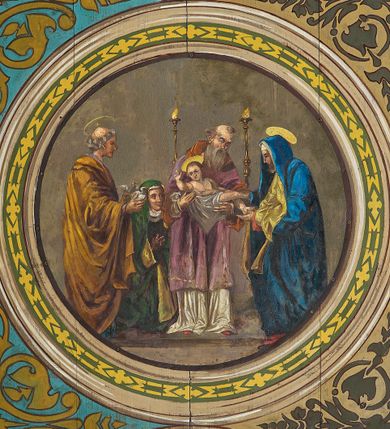 Zdjęcie nr 4: Ściany kościoła malowane w kolorze jasnozielonym, artykułowane malowanymi pilastrami o korynckich kapitelach z trzonami wypełnionymi motywem symetrycznej arabeski. Na ścianach nawy i prezbiterium, pomiędzy pilastrami wydzielone prostokątne pola w ramach wypełnionych geometrycznym ornamentem z całopostaciowymi przedstawieniami apostołów wraz z ich atrybutami. Każda z ram podzielona na dwie kwatery. W górnych umieszczone wizerunki apostołów, w dolnych inskrypcje na tle ornamentu roślinnego i złoconych krzyży: SW(IĘTY) JAKOB MŁODSZY, SW(IĘTY) JAN, SW(IĘTY) JĘDRZEJ, SW(IĘTY) PIOTR, SW(IĘTY) PAWEŁ, SW(IĘTY) BARTŁOMIEJ, SW(IĘTY) SZYMON, SW(IĘTY) JAKOB STARSZY, SW(IĘTY) TOMASZ, SW(IĘTY) MATEUSZ,  SW(IĘTY) FILIP, SW(IĘTY) TADEUSZ. W górnej części ścian malowany fryz wypełniony prostokątnymi płycinami wypełnionymi naprzemiennie ornamentem roślinnym i cęgowym oraz malowanymi en grisaille postaciami puttów trzymających girlandy. Na stropie prezbiterium malowanym kolorem niebiesko-zielonym, w części centralnej wydzielona rama w kształcie stojącego prostokąta o ściętych narożach mieszcząca scenę Wniebowzięcia Marii. Rama ujęta 14 mniejszymi medalionami wplecionymi w ornament roślinny mieszczącymi sceny z życia Marii i Chrystusa: Zwiastowanie, Nawiedzenie, św. Elżbiety, Boże Narodzenie, Ofiarowanie Chrystusa w świątyni, Odnalezienie Chrystusa w świątyni, Modlitwę w ogrójcu, Biczowanie, Cierniem koronowanie, Drogę krzyżową, Ukrzyżowanie, Zmartwychwstanie, Przemienienie na górze Tabor, Zesłanie Ducha Świętego i Koronację Marii. Na ścianie tęczowej, na jasnożółtym tle postaci dwóch ustawionych naprzeciwko siebie klęczących na obłokach aniołów, z których anioł z lewej strony wskazuje palcem przed siebie, anioł z prawej składa ręce w geście modlitwy. Na stropie nawy malowanym kolorem jasnoniebieskim, w części centralnej pole w kształcie stojącego prostokąta ujętego ramą dekorowaną ornamentem geometrycznym i roślinnym ze sceną  Przemienienia na górze Tabor malowaną według obrazu Rafaela Santi o tym samym temacie. Balustrada chóru muzycznego malowana w odcieniach jasnej zieleni, z dekoracją płycinową. W płycinach dekoracja roślinna o charakterze arabeskowych, w płycinie centralnej dodatkowo przedstawienie harfy ujętej liśćmi laurowymi i zwieńczonej gwiazdą. U dołu balustrady fryz wypełniony motywem palmety, u góry fryz z motywem kwiatowym.