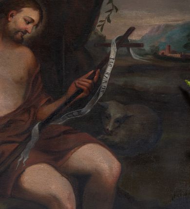 Zdjęcie nr 7: Ołtarz przyścienny, architektoniczny, trójosiowy, jednokondygnacyjny ze zwieńczeniem. Mensa prostopadłościenna. Antepedium trójosiowe, flankowane czterema kolumnami. W osi środkowej płycina w kształcie leżącego prostokąta z monogramem Matki Boskiej w polu i wieńcem z róż. W osiach bocznych płyciny w kształcie stojących prostokątów z bukietem narcyzów w polu. Tabernakulum metalowe w formie prostopadłościennej szafki zamkniętej profilowanym gzymsem wspartym na dwóch smukłych kolumnach. Drzwiczki prostokątne, zamknięte półkoliście z przedstawieniem krzyża z gorejącym sercem w czwórliściu oraz motywem winorośli i kłosów zbóż. Tron wystawienia w formie baldachimu wspartego na czterech smukłych kolumnach, zwieńczonego kopułą i rzeźbą pelikana karmiącego młode. Retabulum ustawione na wysokim cokole i predelli. Nastawa flankowana parą kolumn w części środkowej i parą pilastrów na zewnątrz. Podpory dźwigają wyłamane belkowanie, nad osią środkową wysunięte do przodu i tworzące łuk nadwieszony. W polu głównym, w ramie w kształcie stojącego prostokąta, zamkniętego łukiem półkolistym, umieszczony obraz Matki Boskiej Zembrzyckiej oraz św. Jana Chrzciciela na zasuwie. Nad polem głównym trzy uskrzydlone główki aniołków. W osiach bocznych, w niszach zamkniętych łukiem w ośli grzbiet i zwieńczonych krzyżykiem, ustawione figury świętych: po prawej św. Stanisława, po lewej św. Wojciecha. Zwieńczenie w kształcie cebulastej, ażurowej kopuły, dekorowanej ornamentem roślinnym, spiętej u góry zamkniętą koroną z krzyżykiem. Po bokach zwieńczenia, na osi pilastrów para stojących aniołów. Cokół zdobiony fryzem arkadkowym i zamknięty od góry profilowanym gzymsem. Predella pośrodku dekorowana fryzem arkadowym, a w osiach bocznych stylizowanym ornamentem roślinnym, a na skrajach zawiniętym liściem akantu. Kolumny i pilastry ustawione na bazach, kapitele kompozytowe, trzony kolumn dekorowane ukośną kratką z rozetkami w polu, a trzony pilastrów z płyciną wypełnioną wicią z róż i innych kwiatów. Po bokach ołtarz ujęty ażurowymi uszakami utworzonymi z wolutowo skręconej wici roślinnej. Fryz dekorowany rzędem rozetek. Struktura malowana w kolorze naturalnego drewna, ornamentyka i profilowania złocone, detale czerwone i bordowe, suknie aniołów srebrzone.
