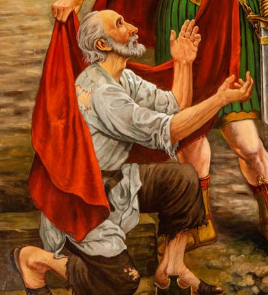 Zdjęcie nr 3: Ołtarz architektoniczny, jednokondygnacyjny, pięcioosiowy, na dwustrefowym cokole z bramkami w jego partii. Ołtarz prostopadłościenny, murowany, w drewnianej obudowie. Antepedium podzielone na trzy pola czterema pilastrami; w środkowym płaskorzeźbione serce ujęte krzyżem i kotwicą oraz kwiatami, w bocznych dekoracja roślinna. 
Tabernakulum w formie drewnianej skrzynki na planie prostokąta o ściętych przednich narożach, na profilowanym cokole, zamknięte gzymsem. Ścianka frontowa metalowa z drzwiczkami w formie stojącego prostokąta zamkniętego łukiem półkolistym z aplikowanym krzyżem z gorejącym sercem w glorii oraz winnym gronem i kłosami zbóż u spodu. Powyżej w przyłuczach aplikowana dekoracja w postaci winnego grona i kłosów zboża. Naroża i ścianki boczne dekorowane płycinami z płaskorzeźbionymi kwiatami i aplikowanymi metalowymi płytkami z kłosami zbóż. Na tabernakulum tron wystawienia w postaci baldachimu na czterech kolumienkach ze ścianką tylną z płaskorzeźbioną glorią promienistą. Baldachim o łukach ostrych, na froncie trójlistnym, z podwieszonymi wspornikami; całość zakończona krzyżem. 
Oś środkowa retabulum wyższa i szersza od pozostałych, ujęta dwiema parami stylizowanych kolumn dźwigającym archiwoltę oraz stylizowaną wimpergę, w której polu znajduje się fryz arkadkowy i medalion z płaskorzeźbioną Madonną z Dzieciątkiem (według Rafaela Santi), całość zamknięta trójkątnym gzymsem nadwieszonym, dekorowanym stylizowanym akantem, z krzyżem wieńczącym. W polu centralnym nisza w formie stojącego prostokąta zamkniętego łukiem półkolistym z wymiennymi figurami Matki Boskiej i Najświętszego Serca Jezusa, ujęta profilowaną ramą oraz pasem ornamentu roślinnego, na zasuwie wizerunek św. Marcina z Tours dzielącego się płaszczem z żebrakiem. Nisze boczne wydzielone wąskimi kolumienkami dźwigającymi niepełne belkowanie z dekoracją geometryczną i roślinną. W niszach środkowych na cokołach figury św. Piotra i św. Pawła; na osiach skrajnych malowane na desce przedstawienia św. Marcina jako mnicha po lewej stronie i św. Marcina jako biskupa po prawej. W dolnej partii strefy cokołu, na osiach wewnętrznych bramki w formie przejść; na skrajnych osiach siedziska. W partii drugiej strefy cokołu krenelaż, ornament ze stylizowanych lilii heraldycznych i płaskorzeźbiona dekoracja roślinna. Struktura w kolorze naturalnego drewna, z polichromowanymi na niebiesko i czerwono akcentami; ornamentyka i detale architektoniczne złocone.
