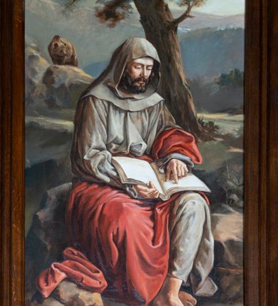 Zdjęcie nr 20: Ołtarz architektoniczny, jednokondygnacyjny, pięcioosiowy, na dwustrefowym cokole z bramkami w jego partii. Ołtarz prostopadłościenny, murowany, w drewnianej obudowie. Antepedium podzielone na trzy pola czterema pilastrami; w środkowym płaskorzeźbione serce ujęte krzyżem i kotwicą oraz kwiatami, w bocznych dekoracja roślinna. 
Tabernakulum w formie drewnianej skrzynki na planie prostokąta o ściętych przednich narożach, na profilowanym cokole, zamknięte gzymsem. Ścianka frontowa metalowa z drzwiczkami w formie stojącego prostokąta zamkniętego łukiem półkolistym z aplikowanym krzyżem z gorejącym sercem w glorii oraz winnym gronem i kłosami zbóż u spodu. Powyżej w przyłuczach aplikowana dekoracja w postaci winnego grona i kłosów zboża. Naroża i ścianki boczne dekorowane płycinami z płaskorzeźbionymi kwiatami i aplikowanymi metalowymi płytkami z kłosami zbóż. Na tabernakulum tron wystawienia w postaci baldachimu na czterech kolumienkach ze ścianką tylną z płaskorzeźbioną glorią promienistą. Baldachim o łukach ostrych, na froncie trójlistnym, z podwieszonymi wspornikami; całość zakończona krzyżem. 
Oś środkowa retabulum wyższa i szersza od pozostałych, ujęta dwiema parami stylizowanych kolumn dźwigającym archiwoltę oraz stylizowaną wimpergę, w której polu znajduje się fryz arkadkowy i medalion z płaskorzeźbioną Madonną z Dzieciątkiem (według Rafaela Santi), całość zamknięta trójkątnym gzymsem nadwieszonym, dekorowanym stylizowanym akantem, z krzyżem wieńczącym. W polu centralnym nisza w formie stojącego prostokąta zamkniętego łukiem półkolistym z wymiennymi figurami Matki Boskiej i Najświętszego Serca Jezusa, ujęta profilowaną ramą oraz pasem ornamentu roślinnego, na zasuwie wizerunek św. Marcina z Tours dzielącego się płaszczem z żebrakiem. Nisze boczne wydzielone wąskimi kolumienkami dźwigającymi niepełne belkowanie z dekoracją geometryczną i roślinną. W niszach środkowych na cokołach figury św. Piotra i św. Pawła; na osiach skrajnych malowane na desce przedstawienia św. Marcina jako mnicha po lewej stronie i św. Marcina jako biskupa po prawej. W dolnej partii strefy cokołu, na osiach wewnętrznych bramki w formie przejść; na skrajnych osiach siedziska. W partii drugiej strefy cokołu krenelaż, ornament ze stylizowanych lilii heraldycznych i płaskorzeźbiona dekoracja roślinna. Struktura w kolorze naturalnego drewna, z polichromowanymi na niebiesko i czerwono akcentami; ornamentyka i detale architektoniczne złocone.
