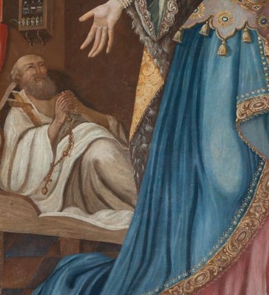 Zdjęcie nr 3: Obraz w kształcie stojącego prostokąta zwieńczonego łukiem wklęsło-wypukłym, ujęty profilowaną, złoconą i srebrzoną ramą, z przedstawieniem św. Barbary ukazanej w całej postaci, en face. Święta ukazana w lekkim kontrapoście, z głową przechyloną lekko w prawą stronę, ze wzrokiem skierowanym ku górze. Twarz pociągła, włosy spięte, zdobione sznurami pereł. Na głowie złota korona. Święta ubrana w suknię składającą się z dwuwarstwowej spódnicy – spodnia czerwona, wierzchnia niebieska z bogatą złoconą bordiurą. Rękawy szerokie bufiaste wykończone koronką, sięgające do łokci. Na wierzchu dłuższy gorset wykończony lambrekinem. Na plecach haftowany, złoty płaszcz. Na szyi, nadgarstkach i przedramionach biżuteria. W lewej dłoni gałązka palmowa, prawa ręka wyprostowana, odwiedziona od ciała z otwartą dłonią. Nad świętą, po lewej stronie kielich z Eucharystią otoczony rozjaśnionymi światłem obłokami oraz uskrzydlonymi główkami anielskimi. Poniżej, po lewej stronie, anioł leżący na obłoku, na tle czerwonej draperii, wskazującego na kielich, po prawej stronie anioł siedzący na obłoku, prawą dłonią podtrzymuje otwarta księgę. W części dolnej partii obrazu, po prawej stronie świętej, postać leżącego na łożu mężczyzny, po przeciwnej stronie półkoliście zakończony otwór drzwiowy z fragmentem pejzażu ukazującego wieżę oraz scenę ścięcia św. Barbary. Kolorystyka stonowana, o ciepłej, wąskiej gamie barwnej. 