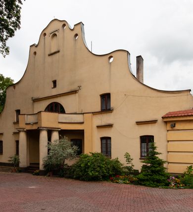  4: 