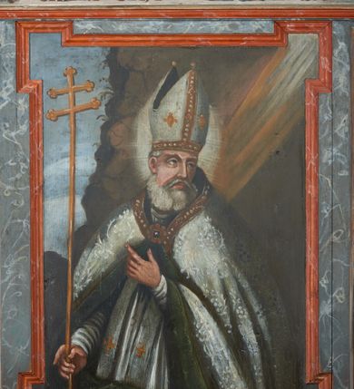 Zdjęcie nr 30: Polichromia ścienna prezbiterium pokrywa wszystkie ściany oraz strop tej części świątyni. 

Polichromia ścienna stropu
Strop zdobiony jest malowanymi kasetonami, w których umieszczone są rozety na różnokolorowych tłach. W centrum ukazane są dwie prostokątne kompozycje, ujęte w ornamentalne ramy. Od wschodu znajduje się Zwiastowanie Zachariaszowi, powyżej inskrypcja: „NE TIMEAS ZACHARIA VXOR TVA PARIET TIBI / FILIVM ET VOCABIS NOMEN EIVS IOANNEM LUCAE 1”. W drugiej kompozycji przedstawiono Nawiedzenie z Najświętszej Marii Panny ze św. Zachariaszem i św. Józefem, powyżej inskrypcja: „EXVLTAVIT IN GAVDIO INFANS IN VTERO MEO LUCAE 1”. 

Polichromia ścienna ścian prezbiterium
Dekoracje ścian o formie pasowej. W dolnej kondygnacji malowane iluzjonistycznie portrety świętych węgierskich w ornamentalnych ramach. Postacie ukazane do wysokości kolan, zwrócone trzy czwarte z odpowiednimi im atrybutami w dłoniach. Portrety opatrzone u góry łacińskimi opisami. Na ścianie północnej galerię otwiera wizerunek króla Stefana z napisem: „S(ANCTVS) STEPHANVS REX VNGARIAE, REGNVM SVVM DEIPARAE / DONAVIT OBIIT. 1038. 20 AVG(VSTVS) SEP. ALBERE 9.”. Następnie ukazani są kolejno: św. Emeryk „S(ANCTVS) EMERIGVS DVX VNGARIAE VT VIRGO MANERET, / A. CAELO PERSVASVS OBIIT. 1032. 5 nou. Sen. Albdvewas”, św. Władysław: „S(ANCTVS) LADISLAVS REX UNGARIAE ROSARIO ENSI OBVO/LUTO PVGNARE SOLITVS OBIIT 1097. 27.  iun. Sep. varad.”. Po drugiej stronie prezbiterium umieszczone są cztery obrazy świętych o tych samych wymiarach, również opatrzone napisami. Od lewej strony kolejno: św. Salomon „S(ANCTVS) SALOMON REX VNGARIAE DEIN EREMITA VITAE / AVSTERITATE FLORVIT OBIIT 1077. 28. Sept. Sep. Pold. in Idria”, św. Kazimierz: „S(ANCTVS) CASIMIRVS ELECTVS REX VNGARIAE AMORE / SARVANDAE VIRGINITATIS OBIIT 1484 4. MARTII.”, św. Dawid: „S(ANTCVS) DAVID REX SCOTIAE, FILIVS S(ANCTA) MARGA/RITAE VNGARA MATRE NATAE OBIIT 1153”, św. Ludwik: „S(SANCTVS) LVDOVICVS TOLOSANVS EP. E MARIA / REGIS VNG. FILIA NATVS OBIIT 1297 19 Aug(ustvs)”. Cykl ten kończy przy ścianie tęczowej przedstawienie św. Gintera „S(ANCVS) GVNTHERVS EREM. S(ANCTVS) STEPHANI REGIS / VNGARIAE COGNATVS OBIIT 1045 9. oct.”. Dodatkowo w obrazy wpisane są zacheuszki w formie równoramiennych krzyży ujętych w medaliony utworzone z wieńca. W zamknięciu prezbiterium przedstawienia diabłów, a od zachodu pod amboną czyściec.

Kondygnacja druga o podziałach architektonicznych u dołu wydzielona cokołem, dekorowanym złotymi girlandami na czarnym tle. Prostokątne pola wydzielone za pomocą malowanych iluzjonistycznie kolumn korynckich dźwigających architraw zdobiony stylizowanym kimationem jońskim. Powyżej fryz wypełniony wicią akantową, pomiędzy którą wplecione są kartusze z przedstawieniami świętych. W polach, pomiędzy kolumnami wielofigurowe kompozycje ze scenami z życia św. Jana Chrzciciela: Głos wołającego na pustyni „TV QVIS ES VOX CLAMANTIS IN DESERTO IOANN(IS) 1.”, Oto Baranek Boży „ECCE AGNVS DEI ECCE QVI TOLLIT PECCATVM MVNDI IOANN. IMÕ.”, Chrzest Jezusa w Jordanie „IESVS BAPTISTAVS EST A IONNE IN IORDANE MARCI. 1.”, Św. Jan Chrzciciel napomina Heroda „DICEBAT IOANNES HERODI NON LICET TIBI HABERE VXOREM FRATRIS TVI. MARCI 6,19.”, Św. Maria Magdalena pokutująca na pustyni, Św. Jan Chrzciciel na pustyni, Św. Jan Chrzciciel wtrącony do więzienia „HERODES TENVIT IONNEM ET VINXIT EVM IN CARCERE MAR 67o”, Kat podaje głowę św. Jana Chrzciciela Salome „DECOLLAVIT EVM IN CARCERE ET DEDIT CAPVT PVELLAE MAR.6.(?)”, Uczta Heroda „HERODES NATALIS SVI COENAM FECIT PRINCIPIBVS MAR. 6 10.”, Salome podaje głowę św. Jana Chrzciciela matce „CAPVT EIVS PVELLA DEDIT MATRI SVE M. 61”. 

W ostatniej, trzeciej strefie, umieszczonej w partii fryzu znajdują się medaliony. Na ścianie tęczowej, następnie na ścianie północnej i południowej ukazani są kolejno: św. Maciej „SA[N]CTVS / MATTHIAS”, Chrystus „IESVS / CHRISTVS”, św. Piotr „SANCTVS / PETRVS”, św. Szymon „SANCTVS / SIMON”, św. Andrzej „SANCTVS / ANDREAS”, św. Jakub Większy „S(ANCTVS) IACOBI / MAIORI”, św. Jan „(?)”, św. Filip „(?)”, św. Bartłomiej „SANCTVS / BARTHOLO/MAVS”, św. Tomasz „SANCTVS / THOMAS”, św. Mateusz „SANCTVS / MATTHAEVS”, św. Jakub Mniejszy „S(ANCTVS) IACOBVS / MINOR” i św. Juda Tadeusz „S(ANCVS) IVDA / THADEVS” na ścianie tęczowej od południa. Na belce tęczowej, od strony prezbiterium w wieńcu laurowym napis: „PICTVM / A[NNO] D[OMINI] 1711”.