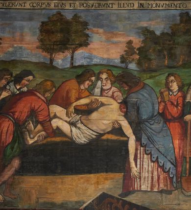 Zdjęcie nr 14: Polichromia ścienna nawy pokrywa wszystkie ściany oraz strop tej części świątyni. Polichromia figuralno-ornamentalna. W łuku tęczowym fryz podstropowy, wypełniony ornamentem w formie schematycznej, stylizowanej wici roślinnej, ujętej na krańcach uskrzydlonymi główkami anielskimi, umieszczonymi w medalionach. Poniżej fryzu, po lewej herb cesarski, ujęty w wieniec laurowy, w tle pejzaż; po przeciwnej stronie, zwieńczony insygniami biskupimi, herb biskupa Jerzego Lippay de Zongor – dwa lwy, ustawione antytetycznie przy ukoronowanej kolumnie.

Na północnej ścianie nawy do wysokości jednej trzeciej ściany pas kwater z wizerunkami świętych, ujętymi w obramienia, utworzone z ornamentu w formie silnie stylizowanej wici roślinnej. Pola pomiędzy kwaterami wypełnione schematycznym ornamentem geometryczno-figuralnym, złożonym ze skręconej wici roślinnej oraz główek anielskich. Od strony prezbiterium kolejno przedstawienia opatrzone następującymi podpisami:
„S(NCTVS) ADREAS ZOREARBUS EREMITA NITRAE / ET TRENCHINII  27 XIV LY ANNO 1609”;
„B. MATHEAI ESCANDELI NATUS BUDAE MARTIRIO AFFE/CTUS in Sinis quo infide infidelum convertendorum causa penefravit”;
„B. SADOCH ORD. PRAED. A. S. DOMINICO in UNGARIAM/ MISSUS EGREGIE LABORAVIT MARTYRIO  affectus 1260. 3. Iunii”;
„S(ANCTVS) COLOMANUS MS. MARGARITAE REGINAE SCOTIAE UNGARA/ MATRE NATAE FILIUS SUSPENSUS STOKARAVIAE COLIT 13 oct.”;
„S(ANCTVS) CAPISTRANI ORD. S. FRAC. TURCAS BELRADO FUGAVIT/ UNG. Ufilissim[us] obit 1455 23 Od. Viilaci in Ung. Sepult[us].”;
„S(ANCTVS) PETRUS THOMASIUS CARMELITA AT LUDOVICUM/ UNG. REGEM NUNTI[US] APOSTOL. De pace cum Venetis egit obit 29 9 1367”.

Kontynuacja przedstawień na ścianie zachodniej:
„B. IACOBUS PICENUS ORD. S. FRANC. S. CAPISTRANI IN UNG./ COAPOSTOL[US] MULTOS AD CHRISTI FIDEM CONVERTIT”;
„S(ANCTVS) IOANNES NEPOMUCN.”.

W górnej partii ściany północnej scena wielofiguralna: Św. Jan Chrzciciel nauczający w otoczeniu tłumu. W tle pejzaż z drzewami i  zarysowanym na najdalszym planie masywem górskim. Ponad przedstawieniem napis: „VENIT IN OMNEM REGIONEM PRAEDICANS BAPTISMUM POENITENITIAE LUCAE 3.”. Do sceny kazania św Jana Chrzciciela przylega środkowy rząd wizerunków świętych. Cztery pierwsze przedstawienia znajdują się na ścianie północnej i biegną w kierunku chóru muzycznego:
„B. BERTHODEUS (…) 17 DECE”;
„B. IOANNES DOMINICI ORD. PRAED. EP. Et. CARDIN ad. SIGISMUN. UN. BEC. NUNT. APOTOLIC. BUDAE obiit (…) 1418” [w lewym górnym rogu odnotowane białą farbą informacje o kolejnych konserwacjach polichromii];
„B. ANTONIUS UNGARUS ORD. FRANC. FULGINII/IN OBSEQUIO INFIRMORUM ob. 1398. 13 May.”;
„B. MATHAEUS ESCANDELI NATUS BUDA MARTIRIS AFFECTUS IN SINIS QUO INFIDELIUM…”.

Nad chórem muzycznym, na ścianie zachodniej znajdują się kolejne cztery wizerunki z tego cyklu:
„B. MURITIUS CSAKY ORD. PRAED AMORE IN DEIPURAM MIRACU/LIS CLARUS obiit laurmi 1336 20. Mar. [.]oii Ferr.”;
„B. MAURUS EX MANASTETRIO S. MARTINI /ORD. S. BENED. EPISC. QUINQUE ECCLESIENS in UNGARIA”;
„S(ANCTVS) BENEDICTUS MAR. EREMITA PROPE TRENCHINIUM/IN VASUM MERSUS COLITUR IM aii”;
„B. EUSEBIUS CANONICO STRIGOMI PRIMUS/PROVINCIALIS ORA: S. PAULI primi Erem: obit 1270. 20. Ian.”.

Ostatnie dwa wizerunki na ścianie południowej nad chórem muzycznym, kolejno od strony ściany tęczowej:
„S(ANCTVS) ASTRICQ ARCHIEN. COLOCENS. IN UNGARIA ORD./ s. BENEDICTI OBIIT. AN. 1034. 12 Novembris”;
„S(ANCTVS) PAULUS UNGARUS PRIMUS ORD. PRAED./ UNGARIA PROVINCIALIS MARTIRIO affectis”.

Na podniebiu zaskrzynienia kontynuacja cyklu hagiograficznego. Od łuku tęczowego, wizerunki umieszczone są między elementami ornamentacyjnym, opatrzone następującymi podpisami:
„B. GISELA S. STEPH. R. / U. CONIUX Ob. 1036”;
„S(ANCTVS) ESABETH ANDR. U. FI/LIA DUCISS THURINN ob. 1226”;
„B. GERTRUDIS V. FILIA/ S. ELISABETHAE THURING”;
„B. ELISABETH HELVETA AN/ DR III R.U. FILIA ob. 1338 6 mai”;
„B. HELENA V. ORD. PRAEDIC. OB. BUD. AN. 1720 9 nov.”;
„S(ANCTVS) MARGHARITA REGINA SCOTIAE NATA IN UNGARIA TEMORAE S. SALAMONIS”;
„B. ELISABETHU. Ord. Praed S. STEPHANI UNG. REGIS. FILIA OBIIT CIV. Anno 1285 6 martii”;
„S(ANCTA) URSULA CUM 11 000 VIRGINUM AB ATTILA INTERFECTA 1383 21 Oct.”.

Na podniebiu zaskrzynienia nad ścianą południową kontynuacja cyklu, od tęczy:
„B. MARGARITA FILIA BELAE 4 R. V. Ob. 1273. 28 Ian.”; 
„B. CUNEGUNDUDIS V. BELAE IV REG FILIA Ob. 1292. 24. 1.”.

Na ścianie południowej w dolnym pasie malowideł od strony tęczy scena figuralna z przedstawieniem św. Anny nauczającej Marię, a następnie scena piekła z przedstawieniem męki grzeszników w wypełnionej płomieniami paszczy Lewiatana. W górnej partii scena przedstawiająca pogrzeb Jana Chrzciciela. Przestrzenie wokół tego malowidła i okien szczelnie wypełnione ornamentem w formie schematycznej wici roślinnej. Drzwi pokryte dekoracją ornamentalną analogiczną do tej w przestrzeniach między obrazami w dolnym rzędzie cyklu świętych na ścianie północnej. Fryz przystropowy w całości dekorowany analogicznie jak w łuku tęczowym. 

Na stropie kontynuacja cyklu ze scenami z życia Jana Chrzciciela, rozpoczynającego się w prezbiterium. Dwa obrazy w formie prostokątów, ujęte w malowane ramy, utworzone z ornamentu złożonego z wici roślinnej i stylizowanych rozetek. Pierwsza od tęczy wielopostaciowa scena narodzin Jana Chrzciciela, w górnej partii opatrzona napisem: „QUIS PUTAS PUER ISTE ERITE IOANNES EST NOMEN EIUS LUCAE 1.”. Bliżej chóru przedstawienie Jana Chrzciciela, nauczającego na puszczy, opatrzona podpisem: „ERAT IN DESERTIS USQUE IN DIEM OSTENSIONIS SUAE LUCAE 1.”. Obrazy ujęte w iluzjonistycznie malowane kasetony z rozetami w środku. Podziały kasetonowe zaznaczone listewkami, dekorowanymi rozetkami. Pod amboną niewielkich rozmiarów malowidło, przedstawiające siedem postaci pokutujących w czyśćcu i anioła. Scena zwieńczona monogramem IHS.
