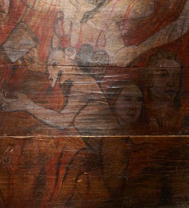 Zdjęcie nr 8: Polichromia ścienna nawy pokrywa wszystkie ściany oraz strop tej części świątyni. Polichromia figuralno-ornamentalna. W łuku tęczowym fryz podstropowy, wypełniony ornamentem w formie schematycznej, stylizowanej wici roślinnej, ujętej na krańcach uskrzydlonymi główkami anielskimi, umieszczonymi w medalionach. Poniżej fryzu, po lewej herb cesarski, ujęty w wieniec laurowy, w tle pejzaż; po przeciwnej stronie, zwieńczony insygniami biskupimi, herb biskupa Jerzego Lippay de Zongor – dwa lwy, ustawione antytetycznie przy ukoronowanej kolumnie.

Na północnej ścianie nawy do wysokości jednej trzeciej ściany pas kwater z wizerunkami świętych, ujętymi w obramienia, utworzone z ornamentu w formie silnie stylizowanej wici roślinnej. Pola pomiędzy kwaterami wypełnione schematycznym ornamentem geometryczno-figuralnym, złożonym ze skręconej wici roślinnej oraz główek anielskich. Od strony prezbiterium kolejno przedstawienia opatrzone następującymi podpisami:
„S(NCTVS) ADREAS ZOREARBUS EREMITA NITRAE / ET TRENCHINII  27 XIV LY ANNO 1609”;
„B. MATHEAI ESCANDELI NATUS BUDAE MARTIRIO AFFE/CTUS in Sinis quo infide infidelum convertendorum causa penefravit”;
„B. SADOCH ORD. PRAED. A. S. DOMINICO in UNGARIAM/ MISSUS EGREGIE LABORAVIT MARTYRIO  affectus 1260. 3. Iunii”;
„S(ANCTVS) COLOMANUS MS. MARGARITAE REGINAE SCOTIAE UNGARA/ MATRE NATAE FILIUS SUSPENSUS STOKARAVIAE COLIT 13 oct.”;
„S(ANCTVS) CAPISTRANI ORD. S. FRAC. TURCAS BELRADO FUGAVIT/ UNG. Ufilissim[us] obit 1455 23 Od. Viilaci in Ung. Sepult[us].”;
„S(ANCTVS) PETRUS THOMASIUS CARMELITA AT LUDOVICUM/ UNG. REGEM NUNTI[US] APOSTOL. De pace cum Venetis egit obit 29 9 1367”.

Kontynuacja przedstawień na ścianie zachodniej:
„B. IACOBUS PICENUS ORD. S. FRANC. S. CAPISTRANI IN UNG./ COAPOSTOL[US] MULTOS AD CHRISTI FIDEM CONVERTIT”;
„S(ANCTVS) IOANNES NEPOMUCN.”.

W górnej partii ściany północnej scena wielofiguralna: Św. Jan Chrzciciel nauczający w otoczeniu tłumu. W tle pejzaż z drzewami i  zarysowanym na najdalszym planie masywem górskim. Ponad przedstawieniem napis: „VENIT IN OMNEM REGIONEM PRAEDICANS BAPTISMUM POENITENITIAE LUCAE 3.”. Do sceny kazania św Jana Chrzciciela przylega środkowy rząd wizerunków świętych. Cztery pierwsze przedstawienia znajdują się na ścianie północnej i biegną w kierunku chóru muzycznego:
„B. BERTHODEUS (…) 17 DECE”;
„B. IOANNES DOMINICI ORD. PRAED. EP. Et. CARDIN ad. SIGISMUN. UN. BEC. NUNT. APOTOLIC. BUDAE obiit (…) 1418” [w lewym górnym rogu odnotowane białą farbą informacje o kolejnych konserwacjach polichromii];
„B. ANTONIUS UNGARUS ORD. FRANC. FULGINII/IN OBSEQUIO INFIRMORUM ob. 1398. 13 May.”;
„B. MATHAEUS ESCANDELI NATUS BUDA MARTIRIS AFFECTUS IN SINIS QUO INFIDELIUM…”.

Nad chórem muzycznym, na ścianie zachodniej znajdują się kolejne cztery wizerunki z tego cyklu:
„B. MURITIUS CSAKY ORD. PRAED AMORE IN DEIPURAM MIRACU/LIS CLARUS obiit laurmi 1336 20. Mar. [.]oii Ferr.”;
„B. MAURUS EX MANASTETRIO S. MARTINI /ORD. S. BENED. EPISC. QUINQUE ECCLESIENS in UNGARIA”;
„S(ANCTVS) BENEDICTUS MAR. EREMITA PROPE TRENCHINIUM/IN VASUM MERSUS COLITUR IM aii”;
„B. EUSEBIUS CANONICO STRIGOMI PRIMUS/PROVINCIALIS ORA: S. PAULI primi Erem: obit 1270. 20. Ian.”.

Ostatnie dwa wizerunki na ścianie południowej nad chórem muzycznym, kolejno od strony ściany tęczowej:
„S(ANCTVS) ASTRICQ ARCHIEN. COLOCENS. IN UNGARIA ORD./ s. BENEDICTI OBIIT. AN. 1034. 12 Novembris”;
„S(ANCTVS) PAULUS UNGARUS PRIMUS ORD. PRAED./ UNGARIA PROVINCIALIS MARTIRIO affectis”.

Na podniebiu zaskrzynienia kontynuacja cyklu hagiograficznego. Od łuku tęczowego, wizerunki umieszczone są między elementami ornamentacyjnym, opatrzone następującymi podpisami:
„B. GISELA S. STEPH. R. / U. CONIUX Ob. 1036”;
„S(ANCTVS) ESABETH ANDR. U. FI/LIA DUCISS THURINN ob. 1226”;
„B. GERTRUDIS V. FILIA/ S. ELISABETHAE THURING”;
„B. ELISABETH HELVETA AN/ DR III R.U. FILIA ob. 1338 6 mai”;
„B. HELENA V. ORD. PRAEDIC. OB. BUD. AN. 1720 9 nov.”;
„S(ANCTVS) MARGHARITA REGINA SCOTIAE NATA IN UNGARIA TEMORAE S. SALAMONIS”;
„B. ELISABETHU. Ord. Praed S. STEPHANI UNG. REGIS. FILIA OBIIT CIV. Anno 1285 6 martii”;
„S(ANCTA) URSULA CUM 11 000 VIRGINUM AB ATTILA INTERFECTA 1383 21 Oct.”.

Na podniebiu zaskrzynienia nad ścianą południową kontynuacja cyklu, od tęczy:
„B. MARGARITA FILIA BELAE 4 R. V. Ob. 1273. 28 Ian.”; 
„B. CUNEGUNDUDIS V. BELAE IV REG FILIA Ob. 1292. 24. 1.”.

Na ścianie południowej w dolnym pasie malowideł od strony tęczy scena figuralna z przedstawieniem św. Anny nauczającej Marię, a następnie scena piekła z przedstawieniem męki grzeszników w wypełnionej płomieniami paszczy Lewiatana. W górnej partii scena przedstawiająca pogrzeb Jana Chrzciciela. Przestrzenie wokół tego malowidła i okien szczelnie wypełnione ornamentem w formie schematycznej wici roślinnej. Drzwi pokryte dekoracją ornamentalną analogiczną do tej w przestrzeniach między obrazami w dolnym rzędzie cyklu świętych na ścianie północnej. Fryz przystropowy w całości dekorowany analogicznie jak w łuku tęczowym. 

Na stropie kontynuacja cyklu ze scenami z życia Jana Chrzciciela, rozpoczynającego się w prezbiterium. Dwa obrazy w formie prostokątów, ujęte w malowane ramy, utworzone z ornamentu złożonego z wici roślinnej i stylizowanych rozetek. Pierwsza od tęczy wielopostaciowa scena narodzin Jana Chrzciciela, w górnej partii opatrzona napisem: „QUIS PUTAS PUER ISTE ERITE IOANNES EST NOMEN EIUS LUCAE 1.”. Bliżej chóru przedstawienie Jana Chrzciciela, nauczającego na puszczy, opatrzona podpisem: „ERAT IN DESERTIS USQUE IN DIEM OSTENSIONIS SUAE LUCAE 1.”. Obrazy ujęte w iluzjonistycznie malowane kasetony z rozetami w środku. Podziały kasetonowe zaznaczone listewkami, dekorowanymi rozetkami. Pod amboną niewielkich rozmiarów malowidło, przedstawiające siedem postaci pokutujących w czyśćcu i anioła. Scena zwieńczona monogramem IHS.
