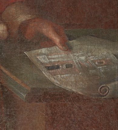 Zdjęcie nr 6: Obraz w kształcie stojącego prostokąta ujętego dekoracyjną ramą z uszakami, motywem paludamentum oraz wyobrażeniem Orderu Orła Białego przedstawia całopostaciową sylwetkę Franciszka Szwracenberg-Czernego. Twarz, zwróconego w trzech czwartych w prawo mężczyzny charakteryzują pozbawione idealizacji cechy portretowe o długim, zaokrąglonym na końcu nosie, lekko podkrążonych oczach, szerokich ustach, spiczastych wąsach, bruzdach na czole oraz wydatnym podbródku. Ubrany jest on w długi, biały żupan przewiązany czerwonym pasem kontuszowym oraz czerwoną, podszytą futrem gronostajowym delię. Przez piersi przewieszona jest błękitna szarfa będąca fragmentem garnituru Orderu Orła Białego. U lewego boku przypięta jest szabla. Prawą rękę wspiera na biodrze, lewą, w której trzyma rysunek fasady kościoła, na niewielkim stoliku o wygiętych nogach. W tle, po lewej stronie kompozycji widoczna jest granatowa, obszyta złotą frędzlą kotara.     