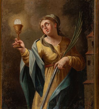 Zdjęcie nr 1: Feretron dwustronny z obrazami św. Zofii i św. Barbary, ustawiony na prostopadłościennej, profilowanej podstawie o wklęsłym przebiegu, zaopatrzonej w otwory na drążki do noszenia. Rama obrazów w kształcie stojącego prostokąta, obwiedziona bogatą dekoracją rokokową z rocaille’ami i kwiatami, zwieńczona niewielkim łacińskim krzyżykiem. Po jednej stronie obraz przedstawiający św. Zofię i stojące przed nią trzy córki. Święta zwrócona delikatnie w lewo, z szeroko rozłożonymi rękami na boki. Twarz owalna o delikatnych rysach. Ubrana jest w długą, ciemną suknię, brązowy płaszcz spięty pod szyją i biały welon. Nad głową świętej złoty i okrągły nimb. Dwie córki od lewej strony zwrócone trzy czwarte w lewo. Ubrane w długie jasne suknie, córka po lewej dodatkowo w czerwony płaszcz i z małym krzyżykiem w dłoni, a córka po środku w zielony fartuch i kij w prawej dłoni. Córka po prawej, zwrócona w prawo, oparta o ramię siostry, z lewą ręką opartą o nią. Ubrana jest w fioletową spódnicę i niebieską bluzkę z szerokimi rękawami. Twarze córek o delikatnych rysach, okolone długimi i ciemnobrązowymi włosami. W tle oddalony górski krajobraz, w górze błękitne niebo. Po drugiej stronie obrazu przedstawienie św. Barbary. W centrum święta ujęta do kolan, ukazana frontalnie, z głową zwróconą w prawo i przechyloną do tyłu, ze wzrokiem skierowanym ku górze. W prawej dłoni trzyma kielich z hostią, w lewej, opuszczonej gałązka palmy i miecz skierowany ostrzem w dół. Twarz pełna, o dużych oczach, prostym nosie i szerokich ustach. Święta jest ubrana w żółtą suknię oraz niebieski płaszcz; na głowie ma założoną zieloną chusteczkę, spod której widać długie, jasne i kręcone włosy. Po prawej stronie obrazu wysoka wieża, tło jednolite, szare, rozświetlone w górnej lewej części obrazu.