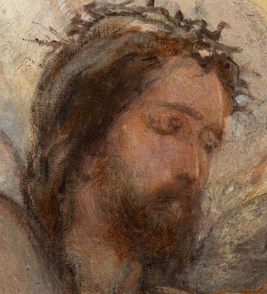 Zdjęcie nr 4: Obraz w kształcie stojącego prostokąta przedstawiający stygmatyzację św. Franciszka. W centrum kompozycji znajduje się św. Franciszek w pozycji klęczącej, zwrócony w trzech czwartych w prawo, głowę wspiera na prawej dłoni, a w lewej trzyma czerwony krzyż. Ma szeroką twarz z krótkim zarostem, z małymi oczami i podłużnym nosem. Włosy krótkie, ciemnobrązowe z tonsurą. Ubrany jest w brązowy habit franciszkański, przewiązany białym sznurem, wokół głowy ma złoty i okrągły nimb. W górnej części obrazu, po lewej stronie znajduje się Chrystus jako serafin, naturalnej wielkości, z którego ran wychodzą białe promienie tworzące stygmaty u św. Franciszka. Scena ukazana pośród skał, w oddali pejzaż górski. Obraz zamknięty u góry łukiem odcinkowym, przyłucza malowane na czerwono. W prawym dolnym rogu kompozycji znajduje się sygnatura „Luszczkiewicz / 1882”. Rama drewniana, profilowana, dekorowana plastycznym, fantazyjnym ornamentem.

