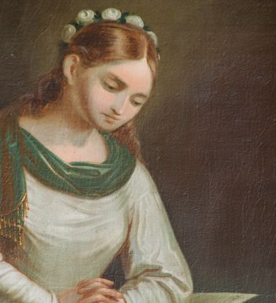 Zdjęcie nr 8: Ołtarz przyścienny, architektoniczny, trójosiowy. Mensa ołtarzowa skrzyniowa, prostopadłościenna z kamiennym portatylem, zamknięta profilowanym gzymsem podtrzymywanym przez cztery marmoryzowane kolumny. Antepedium dekorowane trzema płycinami: środkowa kwadratowa z krzyżem trójlistnym w czworoliściu, boczne  z aplikowanym motywem winorośli i kłosów zbóż. Retabulum ustawione na predelli, trójosiowe o półkoliście zamkniętych wnękach zakończonych trójkątnymi szczytami, w polu których uskrzydlone główki anielskie w medalionach. Wnęka środkowa wyższa i szersza zamknięta dwuspadowym daszkiem, ujęta parą kolumn kompozytowych wspierających odcinki gzymsu. Wewnątrz obraz z przedstawieniem  św. Rozalii. We wnękach bocznych pełnoplastyczne figury św. Piotra po lewej i św. Pawła po prawej stronie.  Nad wnęką środkową baldachim z figurą Chrystusa Zmartwychwstałego, po bokach pełnoplastyczne figury świętych. Predella dekorowana fryzem arkadkowym oraz płycinami z maswerkowaniem i rozetami, boki retabulum ujęte ażurowymi uszakami formowanymi z wici roślinnej. Półkoliste łuki wnęk zdobione arkadkami. Całość polichromowana na odcień ciemnobrązowy, detal architektoniczny i profilowania pomarańczowe oraz złocone. 