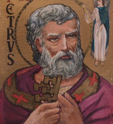 Zdjęcie nr 30: Ołtarz architektoniczny, dwukondygnacyjny, trójosiowy, ze zwieńczeniem. Ołtarz murowany, prostopadłościenny z marmurowym antepedium. Tabernakulum w formie prostopadłościennej, metalowej szafki ujętej parą ażurowych spływów wolutowych w formie stylizowanych wici akantowych. Drzwiczki, w kształcie zbliżonym do kwadratu, zdobione motywem krzyża i banderoli z napisem „IHS” ujętych kłosami zboża i kiściami winnej latorośli. Tron wystawienia w formie baldachimu wspartego na 4 kolumienkach. Krawędź zwieńczenia ujęta jest ornamentyką roślinną, w motywem kartusza z krzyżem po środku. Oś środkowa retabulum osadzona na wysokim, zdwojonym cokole o zryzalitowanych bokach. Pierwszą kondygnację ujmują dwie pary kolumn o kanelowanych trzonach i korynckich kapitelach, z czego wewnętrzne wysunięte względem lica nastawy, wspierających wyłamujące się ponad nimi belkowanie, w partii architrawu przybierające kształt  półkolistego łuku nadwieszonego; całość wieńczy forma trójkątnego przyczółka. Druga kondygnacja ujęta parą osadzonych na cokołach kolumn o trzonach zdobionych wicią winnej latorośli, wspierających delikatnie wyłamujące się ponad nimi belkowanie przerwane w partii fryzu u gzymsu. Zwieńczenie w formie trójkątnego, przerwanego przyczółka. W strefie zryzalitowanych po bokach cokołów osi bocznych para półkoliście zamkniętych bramek. Krawędzie zewnętrzne kondygnacji osi bocznych ujęte pojedynczymi kolumnami dźwigającymi wyłamujące się ponad nimi belkowanie wieńczące, będące przedłużeniem belkowania osi środkowej.  Pola cokołu retabulum wypełnione motywami ornamentyki roślinnej, w partii fryzu motywy małżowinowo-chrząstkowe. Druga kondygnacja osi środkowej ujęta parą ażurowych, małżowinowo-chrząstkowych uszaków, szczyt zwieńczenia w formie promienistej glorii z owalnym medalionem ujętym wieńcem obłoków, z monogramem imienia Jezus. Pola osi bocznych w dolnej partii zdobione motywami małżowinowo-chrząstkowego kartusza, w górnej owocowo-kwiatowymi festonami. Skrajne pola cokołu retabulum wypełnia para wizerunków – św. Pawła po prawej stronie i św. Piotra po lewej. Pole pierwszej kondygnacji osi środkowej ma formę płytkiej wnęki w kształcie stojącego prostokąta zamkniętego półkolistym łukiem nadwieszonym, ujętej bogato rzeźbioną ramą z motywem ornamentu małżowinowo-chrząstkowego, w środku obraz Matki Boskiej z Dzieciątkiem. Pole drugiej kondygnacji wypełnia obraz w kształcie leżącego prostokąta, ujęty szeroką ramą z uszakami w narożach, zdobioną ornamentem małżowinowo-chrząstkowym. Po bokach para półkoliście zamkniętych niszy z motywem konchy, wypełnionych parą figur – po prawej stronie św. Dominika, po lewej św. Antoni (?). Pola osi bocznych artykułuje para zamkniętych półkoliście niszy z motywami konchy, z parą rzeźb – św. Stanisława po prawej stronie i św. Wojciecha po lewej.  W szczycie osi bocznych pośrodku para rzeźb flankujących zwieńczenie ołtarza – po prawej stronie św. Wacława, po lewej św. Kazimierza, na końcach para figur aniołów. Struktura polichromowana w odcieniach koloru kremowego i beżowego, detal architektoniczny i ornamentyka złocone i srebrzone.