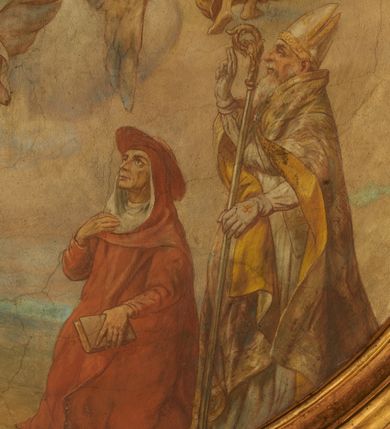 Zdjęcie nr 45: Polichromia pokrywa zarówno powierzchnię ścian, jak i sklepień kościoła, jednak zdecydowanie bardziej dekoracyjne motywy pojawiają się w górnych partiach murów. Dominuje stylizowana ornamentyka roślinna na błękitnym tle, utrzymana w jasnych, żywych tonacjach zróżnicowanych kolorów. Szerokie bordiury o tworzących je fantazyjnych formach i roślinności ujmują niewielkich rozmiarów sceny figuralne umiejscowione pośrodku sklepienia każdego z przęseł kościoła. Kompozycje, o zbliżonych do owalu kształtach przedstawiają: Śmierć św. Józefa w ostatnim przęśle nawy, Ukoronowanie Matki Boskiej na przecięciu nawy z transeptem oraz Wniebowzięcie Najświętszej Marii Panny w przęśle prezbiterium. W konsze absydy ukazana jest scena adoracji kielicha eucharystycznego przez anioły o tęczowych skrzydłach, ubrane w barwne, wzorzyste szaty. Po lewej stronie kościoła, na ścianie transeptu jest ukazana na tle pejzażu scena Chrztu Jezusa. 