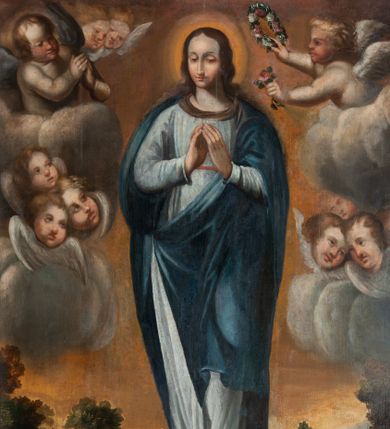 Zdjęcie nr 1: Obraz w kształcie prostokąta zbliżonego do kwadratu z przedstawieniem Matki Boskiej Niepokalanie Poczętej. Pośrodku kompozycji Maria stoi frontalnie, na półksiężycu, w lekkim kontrapoście, z prawą nogą ugiętą w kolanie, z rękami ugiętymi w łokciach i dłońmi złożonymi do modlitwy, ułożonymi na wysokości piersi. Głowa otoczona ciemnymi spływającymi na ramiona włosami, zwrócona lekko w prawo; wokół niej świetlisty nimb. Maria ubrana w długą, białą suknię z długimi rękawami i błękitny płaszcz zarzucony na ramiona. W górnych narożach obrazu dwa wychylające się spośród obłoków aniołki, jeden trzyma kwiat róży i wieniec z róż. Poniżej uskrzydlone główki aniołków. U dołu obrazu w tle daleki pejzaż.