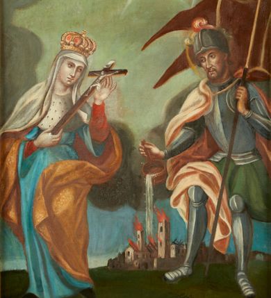 Zdjęcie nr 4: Pole obrazowe w formie stojącego prostokąta, ujęte profilowaną ramą oraz flankowane konsolami z podwieszonymi kampanulami przechodzącymi w spływy wolutowe stanowiące podstawę. Ramę wieńczy ornamentalny szczyt z akantu z owalnym kartuszem. Obraz na podstawie w formie profilowanego, zwężającego się ku górze cokołu, ujętego po bokach spływami wolutowymi, dekorowana fragmentami stylizowanej muszli, z dwoma otworami na drążki. 
Na awersie obraz Matki Boskiej z Dzieciątkiem i klęczącymi wiernymi. W centrum Maria stojąca na globie i sierpie księżyca, ukazana frontalnie, z głową skierowaną w lewo. Prawą ręką podtrzymuje Dzieciątko, lewą wyciąga w bok, trzymając pasek. Ubrana jest w różową suknię, przepasaną w talii, niebieski płaszcz przerzucony przez prawe ramię i zawinięty z przodu postaci, na głowie ma biały welon. Dzieciątko w pozycji siedzącej, zwrócone w trzech czwartych w lewo, przechylone w prawo, lewą ręką obejmuje Matkę, prawą wyciąga, w dłoni trzyma pasek. Ukazane jaki niemal nagie, przewiązane białą pieluszką. Po lewej stronie Marii klęczy kobieta, zwrócona w trzech czwartych w prawo, z uniesioną głową. Prawą wyciągniętą w górę ręką trzyma pasek, w lewej opuszczonej trzyma różaniec. Ubrana jest w białą koszulę, zielony gorset, czerwoną spódnicę z białą zapaską, na głowie ma biały czepek, na ramiona narzuconą białą chustę. Po prawej stronie Marii klęczy mężczyzna, zwrócony w trzech czwartych w lewo, z uniesioną głową. W lewej wyciągniętej w górę ręce trzyma pasek, w prawej ugiętej trzyma różaniec. Ma szczupłą twarz, krótkie, podgolone włosy oraz wąsy. Ubrany jest w niebieska sukmanę, przepasaną brązowym pasem, na nogach ma wysokie buty. Postacie ukazane na tle pejzażu z zachmurzonym niebem, rozjaśnionym wokół postaci Marii. 
Na rewersie całopostaciowe przestawienia św. Jadwigi i św. Floriana. W lewej części obrazu św. Jadwiga ukazana frontalnie, w kontrapoście, przechylona w lewo, obiema rekami podtrzymuje krucyfiks. Twarz ma pociągłą, o małych oczach, prostym nosie i pełnych ustach. Ubrana jest w czerwona suknię spodnią i jasnoniebieską suknię wierzchnią, przepasaną w talii. Na ramiona ma narzucony jasnobrązowy płaszcz z gronostajowa pelerynką, na głowie ma biały welon i zamkniętą koronę. W prawej części obrazu ukazany św. Florian, zwrócony w trzech czwartych w prawo, lekko pochylony, wlewej ręce trzyma drzewce chorągwi, w prawej wiaderko, z którego wylewa wodę na stojący poniżej palące się budynki. Twarz ma szczupłą, o małych oczach, garbatym nosie i małych ustach, okoloną krótkimi, brązowymi włosami i brodą. Ubrany jest w zieloną tunikę i zbroję, przez prawe ramię ma przerzucony jasnopomarańczowy płaszcz, na głowie ma hełm z pióropuszem. Postacie ukazane na tle pejzażu z zachmurzonym niebem, rozjaśnionym pośrodku. 








