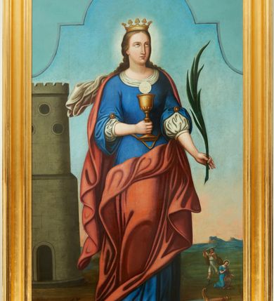Zdjęcie nr 1: Obraz w kształcie stojącego prostokąta, ujęty w szeroką, profilowaną i pozłacaną ramę. Kompozycja zamknięta łukiem wklęsło-wypukłym z uskokami, powyżej domalowane błękitne niebo do prostokątnej ramy obrazu. Pośrodku na tle pejzażu z błękitnym niebem przedstawiona jest św. Barbara zwrócona trzy czwarte w lewo, w pozycji stojącej, z kielichem z hostią w prawej dłoni i palmą męczeństwa w lewej, stojąca na leżącym na ziemi mieczu. Twarz owalna z długim nosem, małymi ustami i wzrokiem skierowanym ku niebu; długie włosy są rozpuszczone na plecy, z lewej strony obrazu jest rozwiany jej biały welon. Święta jest ubrana w długą, niebieską suknię z białymi angażantami. Na plecy ma założony czerwony płaszcz, który lewą połą zasłania jej nogi. Na głowie ma założoną otwartą koronę, a wokół niej świetlisty nimb. Po lewej stronie obrazu wysoka wieża z trzema kolistymi oknami i półkoliście zamkniętym wejściem. Po prawej stronie obrazu scena męczeńskiej śmierci św. Barbary, ukazująca jej ścięcie. Według dokumentacji konserwatorskiej na odwrociu znajduje się napis: „Malował Seb[astian] Wincenty Stolarski w Myślenicach 1880[?] Dnia 16/3”.  

