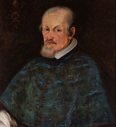 Zdjęcie nr 1: Biskup ukazany do pasa, w trzech czwartych, zwrócony w prawo. Ubrany jest w białą albę i niebieski mucet. W lewym, górnym narożu owalna tarcza w labrach, z infułą i pastorałem z godłem herbu Nałęcz. Obok niej litery P[ETRUS]  G[EMBICKI] i data1642-1657”. Na odwrociu napis: „KOPIA / Z KOŚCIOŁA / X.X. FRANCISZKANÓW / W KRAKOWIE / R. 1882 / L.L.”. 