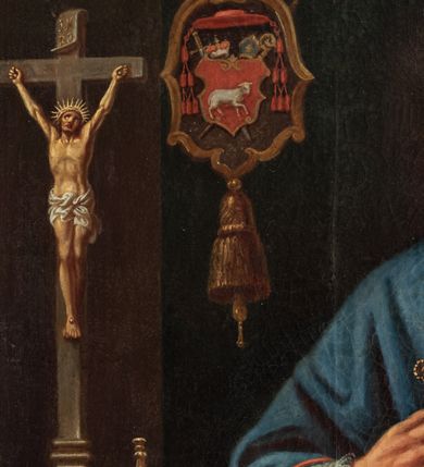 Zdjęcie nr 3: Obraz w kształcie stojącego prostokąta z przedstawieniem biskupa Konstantego Felicjana Szaniawskiego w centrum kompozycji. Biskup ukazany jest w postawie stojącej, delikatnie zwrócony w prawo, w lewej dłoni trzyma chusteczkę, a prawą ujmuje krzyż pektoralny, który ma zawieszony na szyi. Twarz pełna z wyraźnie zaznaczonym podbródkiem, małe oczy, prosty nos i wąskie usta. Włosy ciemne, bujne, średniej długości. Biskup ubrany jest w niebieską sutannę, rokietę, niebieski mucet z czerwoną podszewką i niebieską piuskę.  Po lewej stronie obrazu stolik, nakryty zielonym obrusem, a na nim ustawiony jest krucyfiks i dzwoneczek. U góry obrazu podwieszona czerwona kotara z zawieszonym na sznurach kartuszem z tarczą herbową, u spodu którego zawieszony jest złoty chwost. Nad tarczą herbową umieszczony jest czerwony kapelusz z chwostami, a na jej tle znajdują się skrzyżowane pastorał oraz miecz, a pomiędzy nimi mitra książęca i infuła. W polu tarczy herbowej godło Junosza. W lewym, dolnym narożu obrazu napis „X(iążę) Felicyan Konstanty / Szaniawski Biskup krakowski, / *1668; + 1732.” Rama drewniana, złocona, profilowana. Na odwrociu napis białą farbą: „ODNOWIONO / W MAJU 1979 r. / JAKO DAR ZA PRZYJAZD / DO POLSKI / OJCA ŚWIĘTEGO JANA PAWŁA II / KONS(ERWATOR) Maria Niedzielska”.
