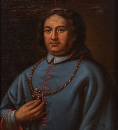 Zdjęcie nr 1: Biskup zwrócony trzy czwarte w prawo, ukazany w półpostaci. Twarz pełna z wyraźnie zaznaczonym podbródkiem, małe oczy, prosty nos i wąskie usta. Włosy ciemne, bujne, średniej długości. Biskup ubrany jest w rokietę, niebieski mucet z czerwoną podszewką i niebieską piuskę. Na szyi ma zawieszony krzyż pektoralny, który ujmuje palcami prawej dłoni. Tło jednolite, ciemnobrązowe. W lewym, górnym narożu obrazu napis „X(iądz) Felicyan Konstanty / Szaniawski biskup krakowski / *1668; + 1732”. Rama drewniana, złocona, profilowana.

