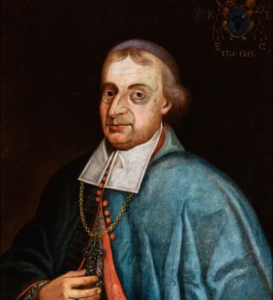 Zdjęcie nr 1: Biskup zwrócony trzy czwarte w prawo, ukazany w półpostaci. Twarz owalna, małe oczy, długi i orli nos oraz wąskie usta. Włosy jasne z przedziałkiem pośrodku, zaczesane do tyłu. Biskup ubrany jest w rokietę, niebieski mucet z czerwoną podszewką, białą befkę, a na głowie jasnofioletową piuskę. Na szyi ma zawieszony krzyż pektoralny, który ujmuje palcami prawej dłoni. Tło jednolite, ciemnobrązowe. W prawym, górnym narożu obrazu tarcza ujęta labrami, chwostami i insygniami biskupimi z godłem herbu Pomian oraz syglami „K[AZIMIERZ] Ł[UBIEŃSKI] / E[PISCOPUS] C[RACOVIENSIS]” i datami „1711-1719”. Na odwrociu napis: „KOPIA / Z KATEDRY / NA WAWELU / R(OK) 1882 L. L.”. Na ramie przyklejona kartka z nadrukiem: „ZE ZBIORÓW / KARD. ALBINA / DUNAJEWSKIEGO”. Rama drewniana, profilowana.