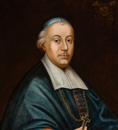 Zdjęcie nr 1: Biskup zwrócony trzy czwarte w lewo, ukazany w półpostaci. Twarz owalna, małe oczy, nos długi i wydatne usta. Włosy siwe i zaczesane do tyłu. Biskup ubrany jest w rokietę z ozdobną koronką na rękawach, niebieski mucet z czerwoną podszewką i białą befkę, na głowie ma założoną niebieską piuskę, a na palcu pierścień z szafirem. Na szyi ma zawieszony krzyż pektoralny, który ujmuje palcami prawej dłoni. Tło jednolite i brązowe. W prawym, górnym narożu obrazu tarcza ujęta od góry kapeluszem biskupim z chwostami i mitrą książęcą i infułą z podłożonymi od tyłu mieczem i pastorałem i z godłem herbu Dzik oraz syglami „G[EORGIUS] D[ENHOFF] / E[PISCOPUS] C[RACOVIENSIS]” i daty „1701-1702”. Na odwrociu napis „KOPIA / Z KOŚCIOŁA / X.X. FRANCISZKANÓW / W KRAKOWIE / R[OKU] 1882 L. L.”. Na ramie przyklejona kartka z drukowanym napisem: „Ze zbiorów kardynała Albina Dunajewskiego” z odręcznym dopiskiem: „Biskup Jerzy Albrecht Denhoff”. Na dole ramy napis: „KONSERWACJA / Muz[eum] Archidiec(ezjalne) Kraków / 2003”. 