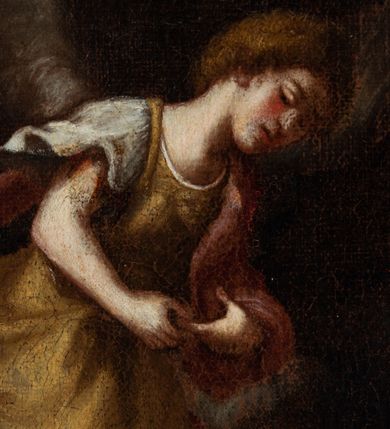 Zdjęcie nr 7: Obraz w kształcie stojącego prostokąta. Kompozycja dwustrefowa, w dolnej części z prawej strony ukazana jest Maria klęcząca na klęczniku, odwrócona do tyłu w stronę nadlatującego anioła. Maria lewą ręką opiera się o klęcznik, a prawą przyciska do piersi. Głowa ukazana z lewego profilu, skłoniona delikatnie w dół. Twarz o wyraźnie zaznaczonym podbródku z wydatnymi ustami, długim nosem i przymkniętymi oczami; włosy jasnobrązowe schowane pod welonem. Maria ubrana jest w czerwoną suknię oraz zarzucony na ramiona jasnoniebieski płaszcz, na głowie ma brązowy welon. Z lewej strony obrazu przedstawiony jest nadlatujący archanioł Gabriel, klęczący na obłokach i zwrócony trzy czwarte w lewo, pochylony w ukłonie przed Matką Boską. Ubrany jest w długą i żółtą tunikę oraz czerwony płaszcz. Pomiędzy Matką Boską, a archaniołem ustawione jest siedzisko, na którym leży skrzyneczka, przykryta białą tkaniną. W górnej strefie obrazu wyłania się z obłoków Bóg Ojciec z rozłożonymi szeroko na boki rękami, otoczony przez grupy aniołków. Twarz o rysach starszego mężczyzny, okolona bujną i siwą brodą. Ubrany jest w szarą suknię i ciemnoszary płaszcz. Tło obrazu ciemne, po prawej stronie zielona kotara. Rama szeroka, złocona, od wewnątrz fakturowana i zdobiona liśćmi stylizowanego akantu, od zewnątrz dekorowana liśćmi wawrzynu. Na odwrociu przyklejona karteczka z nadrukiem „Ze zbiorów księdza Jana kniazia z Kozielska Puzyny księcia biskupa krakowskiego, no 153”.
