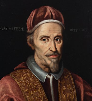 Zdjęcie nr 1: Obraz w kształcie stojącego prostokąta przedstawiający papieża Aleksandra VII ukazanego w półpostaci, zwróconego w trzech czwartych w lewo. Ma podłużną twarz o wyrazistych rysach, ciemne oczy, długi nos i wąskie usta otoczone przyciętymi, siwymi wąsami i wąską bródką; rzadkie, siwe włosy ma zaczesane do tyłu. Jest ubrany w czerwony, podbity futrem mucet, podobnego koloru stułę zdobioną złotym ornamentem oraz psujące do muncetu camauro na głowie. W górnej części obrazu napisy, po lewej „ALEXANDER VII. P(ONTIFEX) M(AXIMUS)”, po prawej: „1655-1667”.