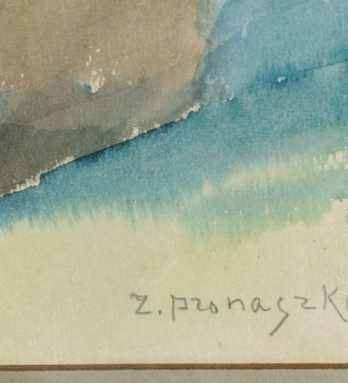 Zdjęcie nr 2: Obraz w kształcie stojącego prostokąta ujęty w passe-partout oraz drewnianą, profilowaną ramę. Przedstawia pejzaż miejski centrum Wadowic z widoczną w prawym, górnym rogu kompozycji, nakrytą barokowym hełmem wieżą kościoła Ofiarowania Najświętszej Marii Panny. Na pierwszym planie ukazane z ptasiej perspektywy, uproszczone i zgeometryzowane dachy domów i kamienic oraz zabudowania miejskie. W centrum kompozycji przedstawione wysokie drzewo o zielonych liściach. Kolorystyka obrazu jasna, pastelowa ograniczona do odcieni zgaszonej czerwieni, rozbielonych błękitów oraz zieleni. W prawym dolnym rogu dzieła sygnatura „Z(bigniew) Pronaszko”. W lewym dolnym rogu „WADOWICE / 1924”.