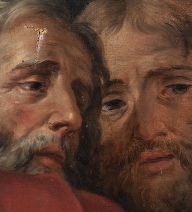 Zdjęcie nr 9: Obraz w formie leżącego prostokąta. Na pierwszym planie ukazany jest Chrystus ze św. Tomaszem, na drugim zaś dwie grupy apostołów. Jezus przedstawiony jest w centrum kompozycji, w półpostaci, frontalnie, z pochyloną głową skierowaną w prawo. Lewą ręką podtrzymuje na piersi płaszcz, prawą kładzie na ramieniu św. Tomasza. Twarz ma pociągłą, o półprzymkniętych oczach, prostym nosie i pełnych ustach, okoloną jasną, krótką brodą oraz jasnobrązowymi włosami, sięgającymi ramion. Wokół głowy ma nimb promienisty. Ubrany jest w białe perizonium, przewiązane przez biodra oraz jasnoniebieski płaszcz zarzucony na prawe ramię i plecy. Tors ma nagi, umięśniony, z raną w prawym boku. Po prawej stronie Chrystusa św. Tomasz ukazany w półpostaci, zwrócony profilem w lewo, przechylony na prawy bok, z prawą ręką wyciągniętą przed siebie, dotykającą rany Chrystusa. Ukazany jest jako starzec, okolony jasnobrązowymi brodą i włosami, z łysiną na głowie. Ubrany jest w jasnobrązową tunikę, odsłaniającą prawe ramię oraz żółty płaszcz zarzucony na lewe ramię. Na drugim planie, w lewej części obrazu grupa trzech apostołów, w tym św. Jana ukazanego jako młodzieńca, w zielonej tunice i czerwonym płaszczu oraz stojących za nim dwóch dojrzałych mężczyzn, okolonych krótkimi brodami i włosami. W prawej części obrazu grupa dwóch apostołów, ukazanych jako starców, okolonych siwymi brodami i włosami, jeden z łysiną na głowie. Scena ukazana we wnętrzu, z prześwitem w prawej części obrazu ukazującym różowo-żółte niebo. Obraz ujęty profilowaną, złoconą ramą.
