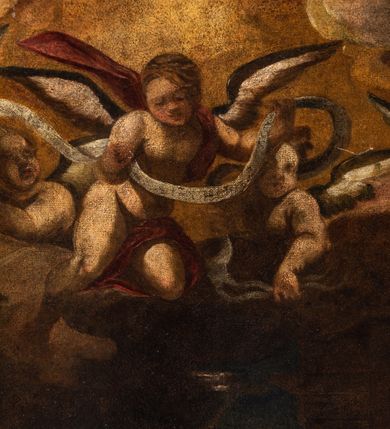 Zdjęcie nr 9: Obraz w kształcie stojącego prostokąta przedstawiający scenę Bożego Narodzenia. W centrum kompozycji ukazana Maria klęcząca przy żłóbku, w którym leży Dzieciątko Jezus. Z lewej strony kompozycji grupa trzech pasterzy składających pokłony Dzieciątku oraz wół i osioł, z prawej św. Józef trzymający z dłoni zapaloną świecę oraz nieco z tyłu stojąca postać kobieca. W górnej części obrazu aniołowie wyłaniający się z obłoków. Matka Boska przedstawiona jako młoda kobieta w jasnoróżowej sukni i ciemnoniebieskim płaszczu zwrócona w trzech czwartych w prawo. Głowa okryta białą chustą i otoczona świetlistym nimbem pochylona nieznacznie w dół. Ręce złożone w geście modlitwy. Nagie Dzieciątko leżące w żłobku, na sianie i białej tkaninie. Kieruje swoją głowę do matki. Św. Józef został przedstawiony jako starszy, brodaty i siwy mężczyzna przedstawiony tyłem i pochylający się nad żłobkiem. W lewej ręce trzyma kaganek z zapaloną świecą, prawą wyciąga przed siebie w geście oratorskim. Mężczyzna ubrany jest jasnoniebieską szatę z długimi rękawami i żółty płaszcz. Postać kobieca z tyłu przedstawiona w pozycji stojącej z głową pochyloną w dół i zwróconą w lewo. Dłonią lewej ręki wskazuje w górę. Ubrana jest w biało-różowe szaty z długimi rękawami. Za nią widoczny fragment kanelowanej kolumny. Trzej pasterze przedstawieni z lewej strony obrazu zwracają się w stronę Dzieciątka leżącego w żłóbku. Postać na pierwszym planie w brązowych szatach ukazana tyłem, przyklęka na jedno kolano i dłonią wskazuje na Jezusa. Drugi z pasterzy w zielonej szacie o dużym dekolcie wspiera się dłonią na ramieniu klęczącego mężczyzny, w drugiej przyciśniętej do piersi trzyma nakrycie głowy. Trzeci z pasterzy nosi czerwone szaty z długimi rękawami. Skrzyżowane dłonie przyciska do piersi. W górnej części kompozycji obłoki rozświetlone ciepłym światłem, z których wyłajają się aniołowie i uskrzydlone główki anielskie. Anioł w centrum trzyma w rękach banderolę z nieczytelnym napisem. Kolorystyka obrazu ciemna, ciepła z wyraźną dominacją odcieni brązu.