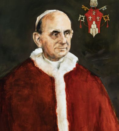 Zdjęcie nr 1: Obraz w kształcie stojącego prostokąta, w drewnianej ramie. Papież ukazany na nieokreślonym tle do pasa, w trzech czwartych, zwrócony w lewo.  Ma owalna twarz, ciemne, podkrążone oczy, szeroki nos i wąskie usta. Jest ubrany w białą albę i czerwony futrzany mucet oraz piuskę na głowie. W prawym górnym rogu herb papieża zwieńczony tiarą, z podłożonymi pod tarczę kluczami (złotym i srebrnym) przewiązanymi czerwonym sznurem. W prawym dolnym rogu sygnatura „P(aweł) Kormholz”, z tyłu napis „P(aweł) Kromholz / 2017, POZNAŃ”.