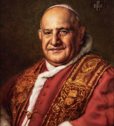 Zdjęcie nr 1: Obraz w kształcie stojącego prostokąta ukazuje papieża do pasa, z głową zwróconą frontalnie, a ciałem w trzech czwartych, w prawo. Twarz modelowana wyraziście, pełna, oddana realistycznie. Papież jest ubrany w futrzany mucet, wzorzystą stułę i piuskę na głowie. W prawym górnym rogu herb Jana XXIII z insygniami papieskimi.