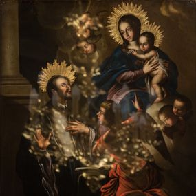 Zdjęcie nr 1: Na brązowym tle, z kolumną w lewej części kompozycji i lekko rozjaśnionymi obłokami, ukazany św. Jan Kanty klęczący przed siedzącą w chmurach Matką Boską z Dzieciątkiem i stojącym przed klęcznikiem aniołem. Święty spoczywa na klęczniku z otwartą księgą, ukazany jest w trzech czwartych, zwrócony w swoją lewą stronę, lewą ręką złożoną na piersi, a z prawą lekko uniesioną, z otwartą dłonią skierowaną w stronę Matki Boskiej. Jego twarz jest pociągła, oczy wydatne, uniesione w kierunku Marii. Jego nos jest długi, czoło wysokie, głowa okolona krótkimi, brązowymi włosami, a twarz krótką brodą z krótkimi wąsami. Wokół głowy aplikowana gloria z promieni o zróżnicowanej długości. Święty jest ubrany w długą uniwersytecką togę z białym plastronem. Maria ukazana frontalnie, w pozycji siedzącej, trzyma na kolanach stojące Dzieciątko. Jej twarz jest łagodna, oczy migdałowate, nos wydatny, usta drobne, włosy długie, brązowe, opadające na plecy. Ubrana w różową suknię i niebieski płaszcz okrywający ramiona i kolana. Jezus przedstawiony jest w trzech czwartych, niemal nagi, okryty z przodu i tyłu białą tkaniną, o twarzy okrągłej, z krótkimi włosami i pulchnej dziecięcej sylwecie. Nad głowami Marii i Jezusa utworzone ze złoconych promieni korony. Przed świętym stoi anioł, ukazany niemalże od tyłu, w pozycji stojącej, z lekko zgiętą lewą nogą. Ubrany jest w czerwoną, rozwianą, drobno marszczoną suknię, z głową zwróconą w kierunku świętego, z prawą ręką uniesioną, wskazuje palcem na Matkę Boską z Dzieciątkiem. Z obu stron Matki Boskiej uskrzydlone głowy aniołów wyłaniające się z obłoków. Obraz utrzymany w ciemnej tonacji kolorystycznej, z silnymi rozświetlonymi akcentami brązów, czerni, czerwieni i błękitów. Na odwrocie blachy wyryta inskrypcja: „Poninski 1778”. 