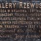 Zdjęcie nr 1: Tablica w kształcie leżącego prostokąta z inskrypcją „WALERY RZEWUSKI / RADCA M(IASTA) KRAKOWA I OBYWATEL / UKOŃCZONY TECHNIK I FOTOGRAF / AUTOR PROJEKTU ZASYPANIA STAREJ WISŁY 1871 R[OKU] / I WIELU INNYCH POŻYTECZNYCH WNIOSKÓW / DLA M(IASTA) KRAKOWA. – *1837. + 1888. / Żył i pracował dla dobra miasta / Cześć Jego pamięci!”
