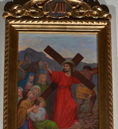 Zdjęcie nr 6: Cykl 14 obrazów w formie stojącego prostokąta w drewnianych, profilowanych i złoconych ramach. Rama od zewnątrz dekorowana motywem skręconego sznura. Od góry obrazy ujęte stylizowanym ornamentem akantowym i zwieńczone kartuszami mieszczącym rzymskie numery stacji z krzyżem. Kompozycje zamknięte, kadrowane w kilkupostaciowe sceny z tłem wypełnionym błękitnym niebem. Postacie malowane intensywnymi, kontrastowymi plamami barwnymi; twarze o delikatnie zaznaczonych rysach, ubrane w obszerne szaty, miękko kształtowane silnym światłocieniem. Chrystus ubrany jest w czerwoną suknię o szerokich rękawach oraz zieloną koronę cierniową. Postacie oprawców o muskularnych ciałach, ukazanych w śmiałych skrótach perspektywicznych. Fizjonomie postaci drugoplanowych oddane sumarycznie. U dołu sygnatury artysty. Na stacji II: „189[?] / S[tanisław] B[ryniarski]”, na stacji III: „S[tanisław] Bryniarski / 1894 r.&quot;, na stacji IV: „189[?] S[tanisław] B[ryniarski]”, na stacjach VIII i IX ta sama sygnatura „S[tanisław] B[ryniarski] / 1894”, na stacji XI: „S[tanisław] Bryniarski / 1894”, na stacjach XII I XIV: „S[tanisław] B[ryniarski]”.