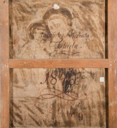 Zdjęcie nr 2: Obraz w kształcie stojącego prostokąta z przedstawieniem św. Antoniego Padewskiego z Dzieciątkiem. Święty został ukazany w ujęciu do kolan, zwrócony w lewo, w stronę Dzieciątka stojącego na blacie przykrytym czerwonym obrusem. Głowa świętego jest delikatnie przechylona w lewo, lewa ręka obejmuje Dzieciątko, prawa opuszczona trzyma kwiat lilii. Święty ma owalną twarz o młodzieńczych rysach, na głowie tonsurę. Jest ubrany w habit franciszkański. Dzieciątko ukazane zostało niemal nagie, z białą chustą okrywającą biodro i przerzuconą przez prawe ramię. Prawą ręką Chrystus dotyka brody świętego, lewą wyciąga w jego stronę. U stóp Dzieciątka leży otwarta księga. Wokół głów postaci złote nimby. Tło kompozycji jednolite, ciemnobrązowe. Na odwrocie napis malowany farbą „Fundator Walenty / Tekiela. / 1840. / 24 lipca”.