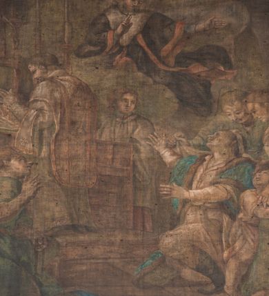 Zdjęcie nr 7: Obraz w fantazyjnej ramie ujętej szeroką, malowaną bordiurą, z girlandami z kwiatów podwieszonymi pod górną krawędzią z główką aniołka. Ukazuje scenę uzdrowienia chorego na owrzodzenie gardła Wojciecha Olesowicza. Chory klęczy w otoczeniu członków rodziny przed kapłanem odprawiającym mszę przy ołtarzu. Nad nimi unosi się w chmurach św. Jan Kanty w stroju profesorskim. U dołu kartusz z napisem "COLLVM A MALIGNO VLCERE / DEPASTVM ITA VT CIBVS ERVMPERET / EXTEMPLO SANATVR".