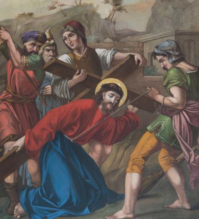 Zdjęcie nr 13: Czternaście obrazów ukazujących mękę i śmierć Chrystusa w drewnianych, złoconych ramach w kształcie stojącego prostokąta z półkolistym zwieńczeniem o krawędziach zdobionych liśćmi i wolutami, z banderolą z napisem &quot;STACYA&quot; i kolejnym numerem, zwieńczonego krzyżem.  Obrazy tworzą jednorodną grupę ukazującą kolejne etapy męki Chrystusa, w naturalistycznym otoczeniu wnętrz lub krajobrazu. Jezus jest ubrany w czerwoną suknię i niebieski płaszcz, ma bladą twarz i brązowe, opadające na ramiona włosy. Pozostałe postacie są modelowane naturalistycznie, z wyraźną gestykulacją wyrażającą uczucia i ubrane w różnobarwne stroje.  