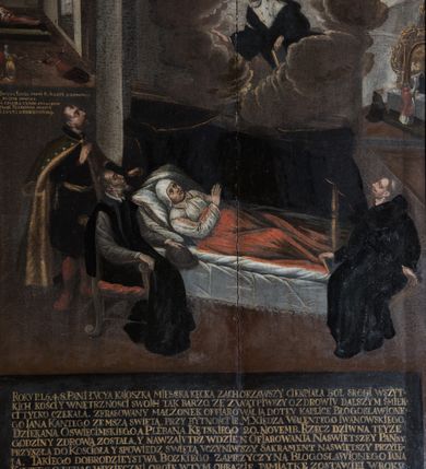 Zdjęcie nr 2: Obraz w kształcie stojącego prostokąta, ujęty drewnianą, profilowaną, złoconą ramą z roślinną dekoracją ornamentalną jest kompozycją narracyjną. Przedstawia trzy odrębne sceny. Pierwszy plan zajmuje scena uzdrowienia Łucji Kajoszkowej: chora leży na łożu z baldachimem, po lewej stronie, obok niej u wezgłowia znajdują się dwaj mężczyźni – jeden ubrany w kontusz szlachecki siedzi w fotelu, drugi w delii, stoi za nim. Po prawej stronie u nóg chorej siedzi zakonnik, augustianin z krakowskiego konwentu. Ponad nimi, wśród obłoków ukazany jest św. Jan Kanty, ubrany w togę profesorską i biret. Blask bijący od niego daje efekty światłocieniowe. Kolorystyka całej przestrzeni jest ciemna, skontrastowana jedynie czerwienią płótna okrywającego chorą. Na drugim planie, po lewej stronie, widoczna jest scena uzdrowienia matki patronki Kajoszkowej, św. Łucji przez św. Agatę. Chora spoczywa we wnętrzu o kolebkowym sklepieniu, przed nią dwie modlące się kobiety, po prawej leży krzyżem św. Łucja. W głębi ołtarzyk z obrazem Trójcy Świętej. Poniżej napis „SWĘTA LVCYA PROSI S(WIĘTĄ) AGATY O ZDROWIE / MATCE SWOIEY. / TA CHORA TYMŻE SPOSOBEM / PROSI PATRONKI SWOIEY / S(WIĘTEJ) LVCYI O PRZYCZYNĘ.” Po prawej stronie drugiego planu przedstawiony został ksiądz Walenty Iwanowski odprawiający mszę w intencji parafianki, przed późnorenesansowym ołtarzem z obrazem św. Jana Kantego modlącego się przed wizerunkiem Misericordia Domini. W dolnej partii obrazu napis „ROKV P(AŃSKIEGO) 1.6.4.8. PANI ŁVCYA  KAIOSZKA MIESCZKA KĘCKA ZACHORZAWSZY CIERPIAŁA BÓL SROGI WSZYT/KICH KOŚCI Y WNĘTRZNOSCI SWOICH TAK BARZO ŻE ZWĄTPIWSZY O ZDROWIV DALSZYM ŚMIER/CI TYLKO CZEKAŁA. ZFRASOWANY MAŁŻONEK OFFIAROWAŁ IĄ DO TEY KAPLICE BŁOGOSŁAWIONE/GO JANA KANTEGO ZE MSZĄ WIĘTĄ PRZY BYTNOŚCI IE(GO) M(OŚCI) XIĘDZA  WALĘNTEGO IWANOWSKIEGO / DZIEKANA OSWIĘCIMSKIEGO A PLEBANA KĘTSKIEGO 20. NOVEMB(RA). RZECZ DZIWNA TEYŻE / GODZINY ZDROWĄ ZOSTAŁA, Y NAWZAIVTRZ W DZIEN OFIAROWANIA NAŚWIETSZEY PANNY / PRZYSZŁA DO KOSCIOŁA Y SPOWIEDŹ ŚWIĘTĄ VCZYNIWSZY SAKRAMENT NAŚWIĘTSZY PRZYIĘ/ŁA. TAKIEGO DORBODZIEYSTWA BOZKIEGO ZA PRZYCZYNĄ BŁOGOSŁAWIONEGO IANA / KANTEGO BĘDĄC WDZIĘCZNI OBOIE W TYM OBRAZIE  PAMIĄTKĘ ZOSTAWIELI W ROKV / WYSEY POMIENIONYM.”  


