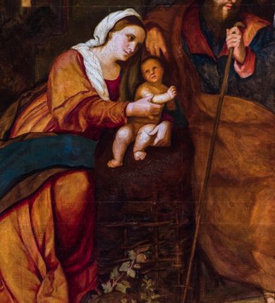 Zdjęcie nr 5: Ołtarz architektoniczny, jednokondygnacyjny, jednoosiowy, ze zwieńczeniem. Ołtarz prostopadłościenny z drewnianą mensą i drewnianym antepedium artykułowanym trzema prostokątnymi płycinami. Retabulum osadzone na nieznacznie zryzalitowanym cokole, lekko wstępującym pośrodku w kolejną partię retabulum. Część środkową ołtarza ujmuje para filarów o czworobocznym przekroju, ustawionych na tle pilastrów, osadzonych na wysokich cokołach i podtrzymujących przerwane belkowanie ze wspartym na nim przerwanym, półkolistym przyczółkiem. Część środkowa belkowania jest wyniesiona nieco wyżej. Pole części środkowej retabulum  ma kształt stojącego prostokąta zamkniętego półkolistym łukiem nadwieszonym. Osadzone na wyłamującym się pośrodku gzymsie zwieńczenie ma postać stojącego prostokąta wypełnionego płyciną z uszakami w narożach, zamkniętą trójbocznie z ośmioboku. Pole środkowe w formie wydłużonego ośmioboku. Zwieńczenie domyka szczyt z formie przerwanego, trójkątnego przyczółka usytuowanego na przerwanym belkowaniu. Środkową płycinę antepedium zdobi płaskorzeźbiony monogram SJ na tle narzędzi ciesielskich (?), boczne ornamentyka roślinna. W partiach cokołu retabulum, cokołów filarów, fryzu oraz górnych naroży części środkowej nastawy są motywy stylizowanej dekoracji roślinnej. Obramienie obrazu głównego ujmuje para wazonów z kwiatami lilii, natomiast boki zwieńczenia ołtarza para ażurowych, akantowych uszaków. W szczycie, po bokach, na przerwanym przyczółku jest para płonących wazonów, pośrodku natomiast kartusz z napisem: „ITE AD JOSEPH” oraz krzyż zdobiony wicią winnej latorośli. W polu części środkowej znajduje się przedstawienie „Pokłonu pasterzy”, w zwieńczeniu natomiast wizerunek św. Stanisława biskupa. Struktura retabulum utrzymana jest w kolorystyce pokostowanego drewna, partie detalu architektonicznego i ornamentyka są złocone. Na mensie napis „MEMENTO - FUNDATORIS / JOSEPHI".  