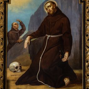 Zdjęcie nr 1: Obraz w kształcie stojącego prostokąta zamkniętego nadwieszonym łukiem półkolistym przedstawia scenę stygmatyzacji św. Franciszka z Asyżu. Ukazany pośrodku kompozycji święty zwrócony jest w trzech czwartych w lewo, omdlewa przyklękając. Twarz o trójkątnym obrysie, z krótką brodą, długim, prostym nosem charakteryzuje wyraz cierpienia podkreślony przymrużonymi, wpatrzonymi w dal oczami oraz wydatną bruzdą na czole. Głowę okala wąski, świetlisty nimb. Święty ubrany jest w habit franciszkański. Prawą rękę wspiera na skale, lewa jest opuszczona wzdłuż ciała, z odwróconym ku górze wnętrzem dłoni. Na dłoniach i stopie są rany po gwoździach ze słabo widocznymi wiązkami promieni, biegnącymi doń od znajdującego się u góry po lewej stronie Jezusa na krzyżu osłoniętym skrzydłami Serafina, unoszącego się na tle żółtych obłoków. Obok świętego leży czaszka. Zza stanowiącej tło sceny skały wyłania się sylwetka drugiego zakonnika, zwróconego w trzech czwartych w prawo. Wzrok kieruje ku górze, przesłaniając twarz o młodzieńczych rysach lewą ręką. Prawą wspiera na leżącej na skale księdze. 
Sygnatura pod lewą stopą św. Franciszka „w Krakowie / 1866. r(oku) Stanisław Bryniarski mal(ował)”.