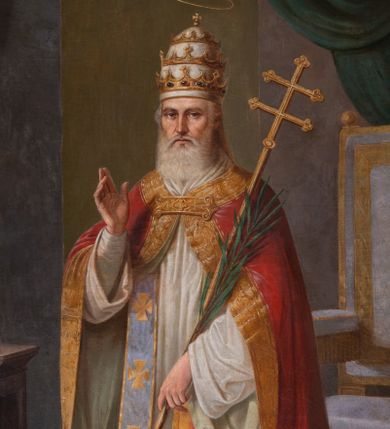 Zdjęcie nr 1: Obraz w kształcie stojącego prostokąta ujęty został w prostokątną, profilowaną ramę zwieńczoną nadwieszonym łukiem odcinkowym. W centrum kompozycji ukazano w całej postaci frontalnie św. papieża Urbana. Jego głowę ujęto nieznacznie w trzech czwartych w prawo. Papież prawą rękę unosi w geście błogosławieństwa, a w lewej trzyma złoty, papieski krzyż z dwiema poprzeczkami oraz palmę męczeństwa. Jest to starszy mężczyzna z długą, siwą brodą i włosami widocznymi spod kosztownej tiary papieskiej, jaką ma założoną na głowie. Jego pociągła twarz charakteryzuje się dostojnym spojrzeniem, prostym nosem i wydatnymi ustami. Ubrany jest w białą albę z humerałem, bladofioletową stułę oraz szkarłatną kapę lamowaną złocistą, dekoracyjną bortą. Urbana ukazano we wnętrzu komnaty obok ustawionego z prawej strony kompozycji tronu z podłokietnikami na podwyższeniu, wyścielonego bladofioletową tapicerką, dekorowaną złocistym obszyciem w kształcie taśmy i widocznego z lewej strony krucyfiksu stojącego na postumencie, pod którym przedstawiono otwartą księgę.