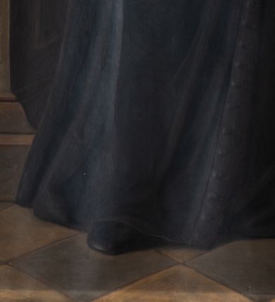 Zdjęcie nr 9: Nastawa ołtarzowa architektoniczna, jednoosiowa, jednokondygnacyjna ze zwieńczeniem. Ołtarz sarkofagowy, wklęsło-wypukły, na cokole, z mensą. Nastawa ujęta parą kolumn o kapitelach kompozytowych, ustawionych na cokołach, dźwigających belkowanie o falistej linii, wyłamane na ich osi, z przerwanym architrawem nad polem środkowym. Na belkowaniu fragmenty przerwanego, falistego przyczółka, dekorowanego rocaille&#039;em, z siedzącymi puttami. Kondygnacja flankowana spływami wolutowymi zdobionymi rocaille&#039;em, opadającymi na cokoły oraz uszami utworzonymi z esowato skręconego akantu. W polu środkowym wnęka w formie stojącego prostokąta zamkniętego łukiem półkolistym nadwieszonym z uskokiem, ujęta profilowaną ramą, z obrazem przedstawiającym św. Jana Nepomucena, w osobnej ramie. Zwieńczenie w formie zbliżonej do trapezu zamkniętego falistym fragmentem gzymsu, flankowane spływami wolutowymi dekorowanymi karbowaną wstęgą oraz rokokowymi kartuszami z uskrzydlonymi główkami anielskimi. W polu obraz św. Wojciecha w formie zbliżonej do trapezu o falistej linii boków, ujęty profilowaną ramą. Całość zakończona medalionem z okiem Opatrzności, w otoku z obłoków, w glorii promienistej. Struktura polichromowana w kolorze beżowym, ze złoconymi kolumnami, ornamentyką i profilami, srebrzonymi detalami i laserowanymi ramami obrazów. 
