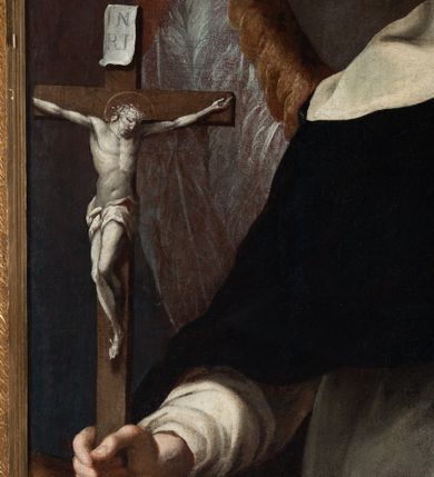 Zdjęcie nr 15: Obraz uzyskał kształt stojącego prostokąta. W centrum kompozycji na tle brązowo-szarych obłoków ukazano frontalnie w dwóch trzecich św. Wincentego Ferreriusza z głową ujętą w trzech czwartych w prawo. Święty lewą rękę w geście wskazującym unosi na wysokość głowy, w prawej trzyma krzyż, wspierając ją na stojącej, pionowo księdze. Jest to mężczyzna w średnim wieku z pociągłą twarzą o jasnej karnacji z rumianymim policzkami, wydatnym nosie i ustach, ciemnych szeroko otwartych oczach oraz wysokim czołem. Jego głowę otaczają krótkie przystrzyżone włosy z tonsurą, odsłaniające prawe ucho. Nad nią widać unoszący się płomyk ognia. Wincenty ubrany jest w habit dominikański z czarnym płaszczem. W prawej ręce dominikanin trzyma drewniany krzyż ze srebrzystą postacią ukrzyżowanego Chrystusa. W otwartej księdze umieszczono napis: &quot;TIME / TE DEUM/ ET DATE / ILLI / HONOREM&quot;. Z tyłu widać brązowo-srebrzyste skrzydła. W górnym prawym rogu kompozycji widać wyłaniającą się z obłoków trąbę. Po przeciwległej stronie na obłoku ukazano parę uskrzydlonych główek anielskich. Przed postacią świętego wyobrażono złocisty kartusz z identyfikacyjnym napisem w dolnej części przysłoniętym przez ramę obrazu. W polu kartusza napisano: &quot;Divi Vincentij Ferrery / Vera Effigies anno ce... / sua XXXXVIIII Tuscis Sacra Ven.../ &quot;.  