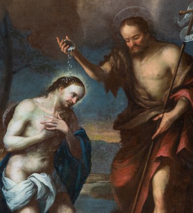 Zdjęcie nr 11: Obraz wkomponowany w zaplecek antyambony, w kształcie stojącego prostokąta o ściętych ćwierćkoliście górnych narożach. Ukazuje stojącego w Jordanie Jezusa, w silnym kontrapoście, z rękami złożonymi na piersi, opasanego na plecach niebieskim płaszczem i na biodrach białą tkaniną. Jego twarz jest zwrócona w dół, nos lekko zadarty, czoło wysokie, włosy opadające na plecy, wokół głowy rozświetlony nimb. Na brzegu stoi św. Jan Chrzciciel, zwrócony w trzech czwartych, w lekkim kontrapoście. Jego twarz o krótkim nosie, z zamkniętymi ustami, rozświetlonym czołem, krótką brązową brodą i krótkimi włosami, z aureolą wokół głowy. Święty polewa głowę Chrystusa wodą z muszli trzymanej w ręce. Jest ubrany w wielbłądzią skórę i czerwony płaszcz. W lewej dłoni przytrzymuje długi krzyż opatrzony banderolą z napisem &quot;ECCE AGNUS DEI&quot;. Za postacią Jezusa klęczy anioł w żółtej, długiej sukni, a w partii nieba ze skłębionymi i rozświetlonymi padającymi z góry promieniami widoczne putto i główki aniołków. W tle daleki krajobraz, oddany szkicowo, z łuną wschodzącego słońca.      