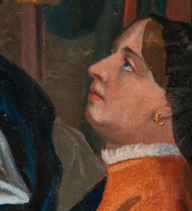 Zdjęcie nr 14: Fresk wkomponowany w arkadę zamkniętą półkoliście, w ścianie południowej prezbiterium, nad portalem do aneksu. Ukazuje siedzącą na tronie Matkę Boską z Dzieciątkiem na kolanach oraz klęczących i stojących przed nią od lewej proboszcza Józefa Krzemińskiego, rodzinę w stroju ludowym, Izabelę i Felicjana Szybalskich oraz chłopca z chorągwią w ręku. 