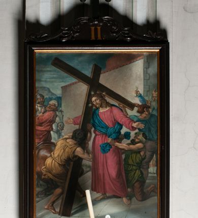 Zdjęcie nr 2: Stacje drogi krzyżowej tworzą jednorodny stylistycznie cykl obrazów wyróżniających się konwencjonalnym ujęciem scen, zróżnicowanymi pozami uczestników Pasji i ich dramatycznymi gestami, bogactwem kolorystycznym szat i dalekim, realistycznym krajobrazem. 