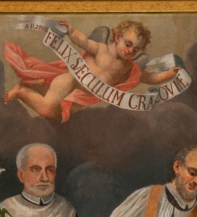 Zdjęcie nr 4: Obraz w kształcie stojącego prostokąta ukazuje sześciu świętych krakowskich żyjących w XV wieku: Michała Giedroycia, Izajasza Bonera, Jana Kantego, Władysława z Gielniowa, Szymona z Lipnicy i Stanisława Kazimierczyka. Święci ukazani frontalnie, całopostaciowo, w strojach zakonnych lub świeckich. Nad nimi unosi się anioł z banderolą, na której napis "A[NNO] D[OMINI] 1400 FELIX SECULUM CRACOVIAE". 