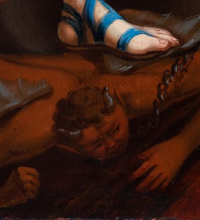 Zdjęcie nr 20: Ołtarz drewniany, prostopadłościenny z kamienną mensą, z kamiennym portatylem. Antepedium drewniane ujęte marmoryzowaną ramą z karbowanym profilem. W polu owalny medalion z przedstawieniem świętego z zakonu Marków, ujętym wicią akantową przeplatana z kwiatową. Nastawa ołtarzowa architektoniczna, jednoosiowa, jednokondygnacyjna ze zwieńczeniem na cokole.  Retabulum flankowane parą zdwojonych półfilarów zakończonych konsolami,  dźwigających pełne belkowanie oraz fragmenty przerwanego, półkolistego przyczółka z siedzącymi puttami. Na tle pilastrów, na konsolach ustawione figury dwóch świętych. Trzony pilastrów dekorowane kampanulami. W polu środkowym wnęka w formie stojącego prostokąta zamkniętego łukiem segmentowym nadwieszonego z uskokiem ujęta profilowaną ramą, z obrazem Wskrzeszenie Łazarza, w osobnej ramie. Nad wnęką baldachim dekorowany lambrekinem, z podwieszoną tkaniną po dwóch stronach, lamowaną frędzlą. Nam baldachimem kartusz z uskrzydlonymi główkami anielskimi i zwieńczony koroną. Zwieńczenie w formie zbliżonej do trapezu o wklęsłych bokach zamknięte falistym gzymsem, dekorowanym kampanulami. W polu gorejące serce przebite mieczem, w otoku z obłoków i uskrzydlonych główek anielskich, w glorii promienistej.  Struktura polichromowana w sposób imitujący marmoryzację w kolorze beżowo-zielonym. Ornamentyka i profile złocone, detal i zwieńczenie srebrzone.