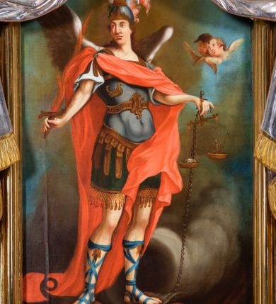 Zdjęcie nr 31: Ołtarz drewniany, prostopadłościenny z kamienną mensą, z kamiennym portatylem. Antepedium drewniane ujęte marmoryzowaną ramą z karbowanym profilem. W polu owalny medalion z przedstawieniem świętego z zakonu Marków, ujętym wicią akantową przeplatana z kwiatową. Nastawa ołtarzowa architektoniczna, jednoosiowa, jednokondygnacyjna ze zwieńczeniem na cokole.  Retabulum flankowane parą zdwojonych półfilarów zakończonych konsolami,  dźwigających pełne belkowanie oraz fragmenty przerwanego, półkolistego przyczółka z siedzącymi puttami. Na tle pilastrów, na konsolach ustawione figury dwóch świętych. Trzony pilastrów dekorowane kampanulami. W polu środkowym wnęka w formie stojącego prostokąta zamkniętego łukiem segmentowym nadwieszonego z uskokiem ujęta profilowaną ramą, z obrazem Wskrzeszenie Łazarza, w osobnej ramie. Nad wnęką baldachim dekorowany lambrekinem, z podwieszoną tkaniną po dwóch stronach, lamowaną frędzlą. Nam baldachimem kartusz z uskrzydlonymi główkami anielskimi i zwieńczony koroną. Zwieńczenie w formie zbliżonej do trapezu o wklęsłych bokach zamknięte falistym gzymsem, dekorowanym kampanulami. W polu gorejące serce przebite mieczem, w otoku z obłoków i uskrzydlonych główek anielskich, w glorii promienistej.  Struktura polichromowana w sposób imitujący marmoryzację w kolorze beżowo-zielonym. Ornamentyka i profile złocone, detal i zwieńczenie srebrzone.