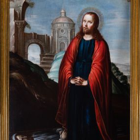 Zdjęcie nr 1: Obraz w kształcie stojącego prostokąta zamkniętego od góry łukiem nadwieszonym ze sceną wskrzeszenie Łazarza przez Chrystusa. Po prawej stronie od osi pionowej ukazany został Chrystus w całej postaci, zwrócony w trzech czwartych w prawo, spoglądający ku niebu, z wyprostowanymi rękami i splecionymi dłońmi. Ma owalną twarz o małych, ciemnych oczach, wąskich brwiach i nosie oraz niewielkich, różowych ustach; jasne wąsy i dzielącą się w dwa pukle brodę. Jasne włosy z przedziałkiem na środku opadają mu lokami na ramiona; wokół głowy ma promienisty nimb. Jest ubrany w granatową suknię przewiązaną powyżej pasa i narzucony na nią czerwony płaszcz, obie szaty są lamowane złotem; stopy bose. Przy prawej nodze Chrystusa stoi otwarta trumna, w której leżą zwłoki mężczyzny o poszarzałej twarzy i bujnym zaroście, ubranego w białą suknię w kapturem. Ręce ma złożone na brzuchu, rękawy związane wstązkami. Za trumną widoczny opadający z lewej strony na prawą ciemnobrązowy pagórek. Na dalszym planie, po lewej stronie Zbawiciela znajduje się świątynia na rzucie koła, z kopułą z latarnią, prowadzącymi do niej schodami oraz dołączoną z lewej strony arkadą i kolumną podpierającą mur na którym rosną krzaki. Po jego prawej stronie zalesione wzgórza. Powyżej błękitne, miejscami rozbielone  niebo. 